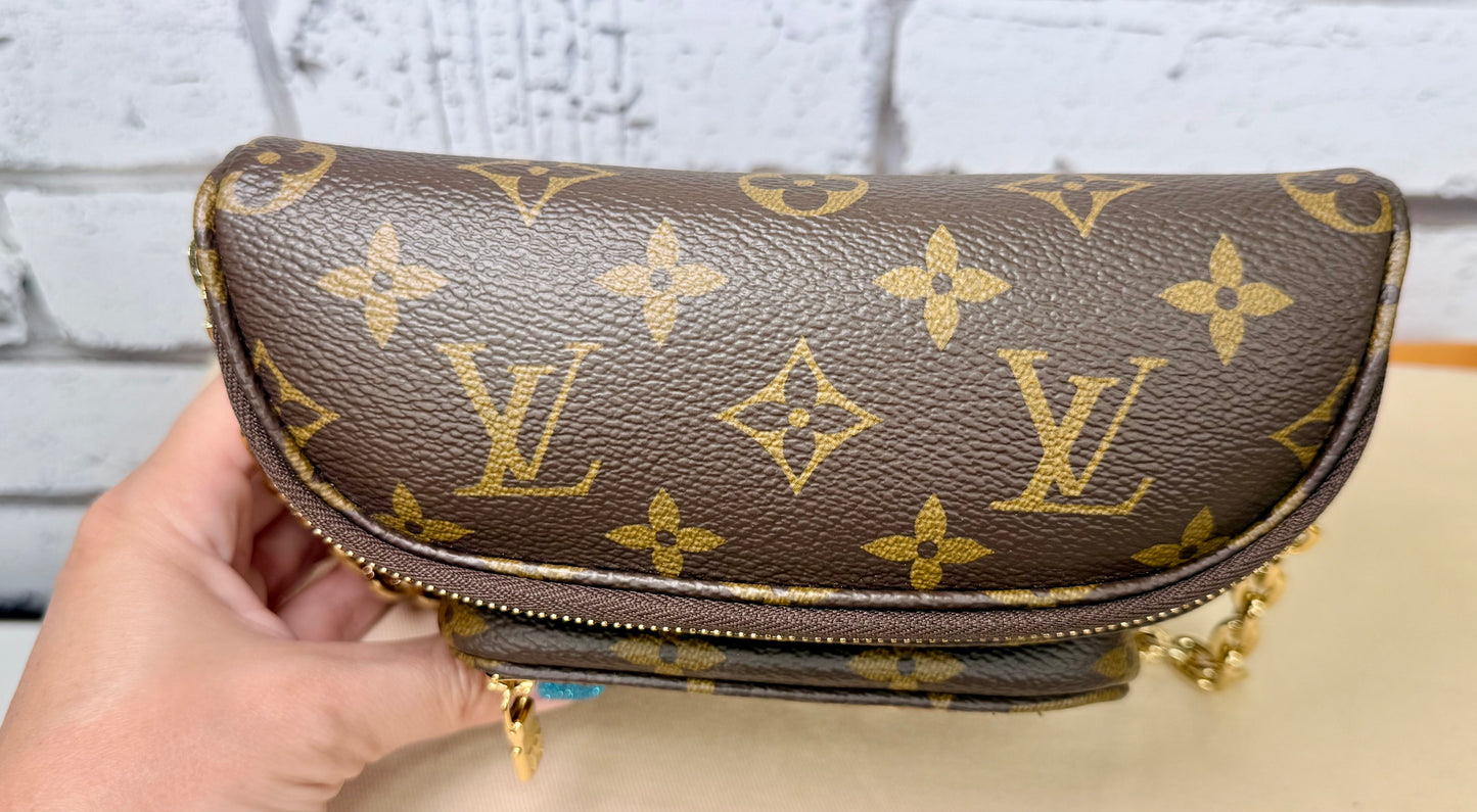 Louis Vuitton Mini Bum Bag (Monogram) - Excellent