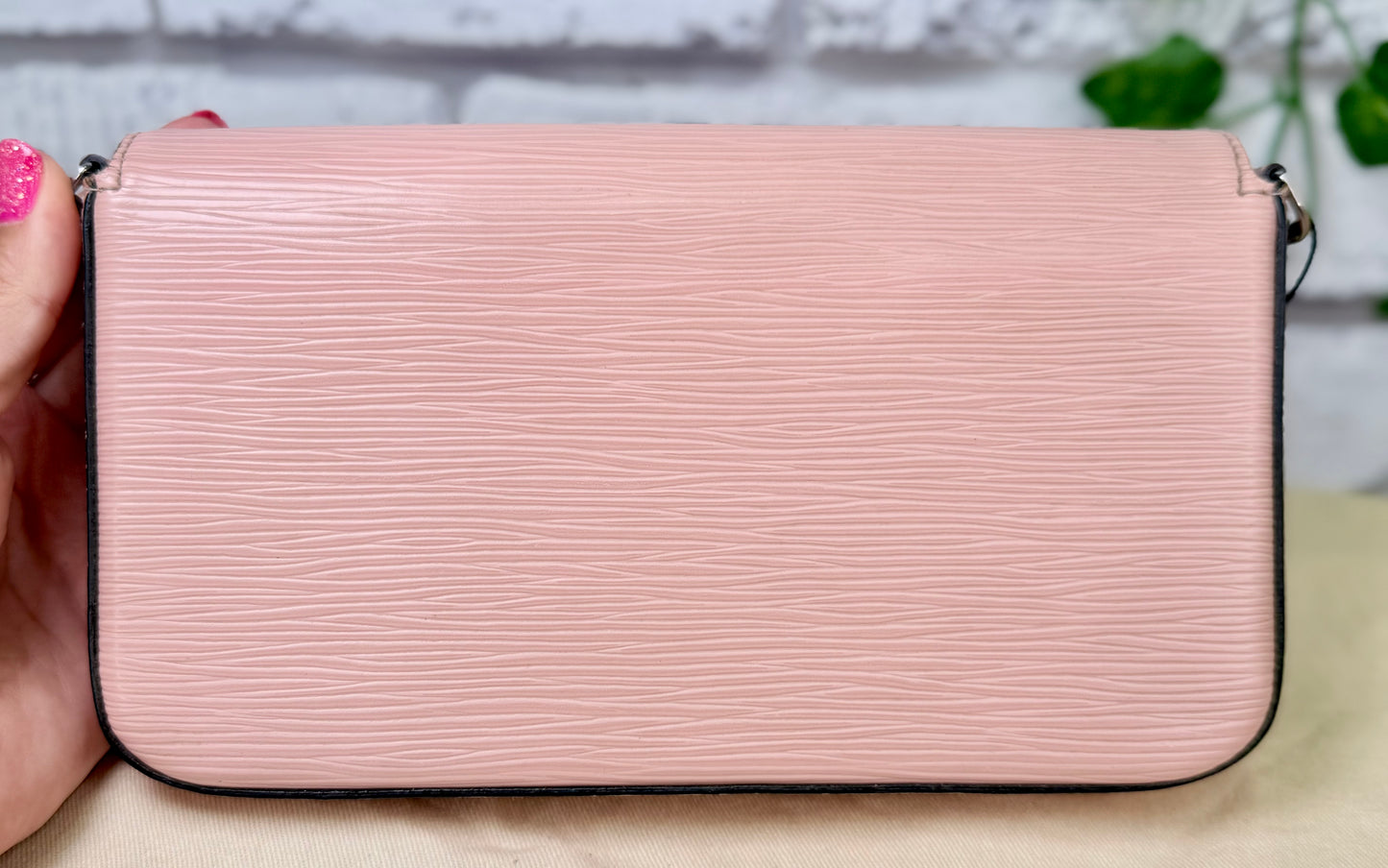Louis Vuitton Epi Leather Felicie w/ Inserts (Light Pink) - Very Good