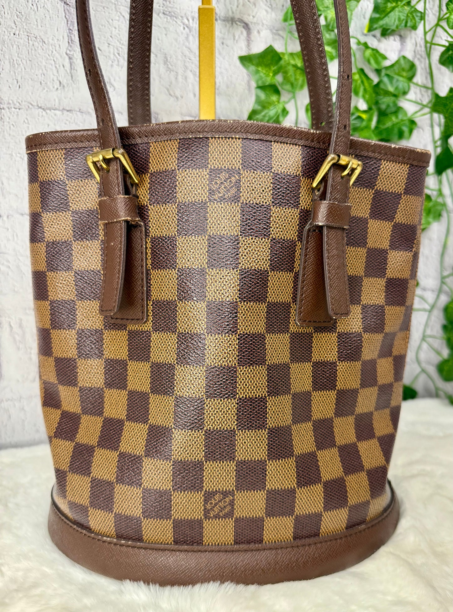 Louis Vuitton Damier Ebene Marais Bucket Bag