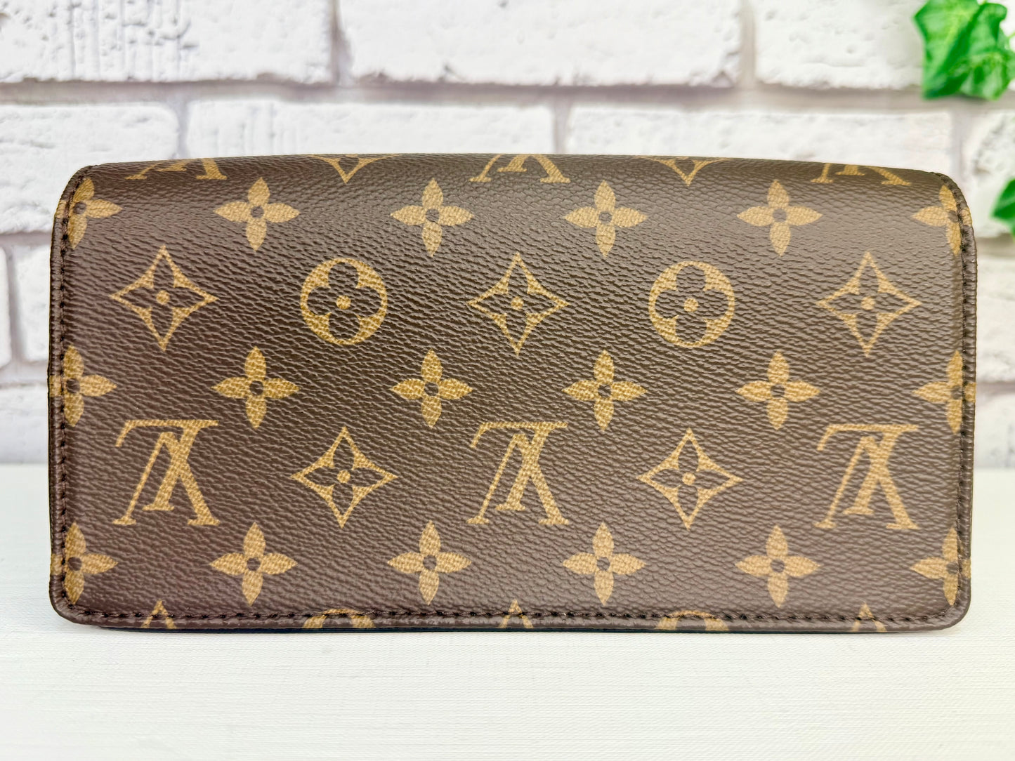 Louis Vuitton Lily Wallet On Chain - Excellent/Like New