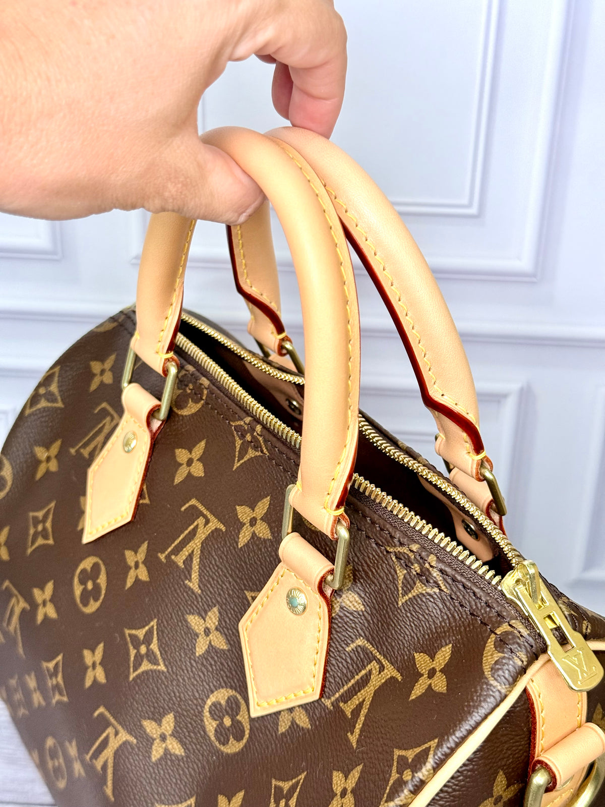 *Flash Sale* Louis Vuitton Speedy 25 Bandouliere (Monogram) - Excellent