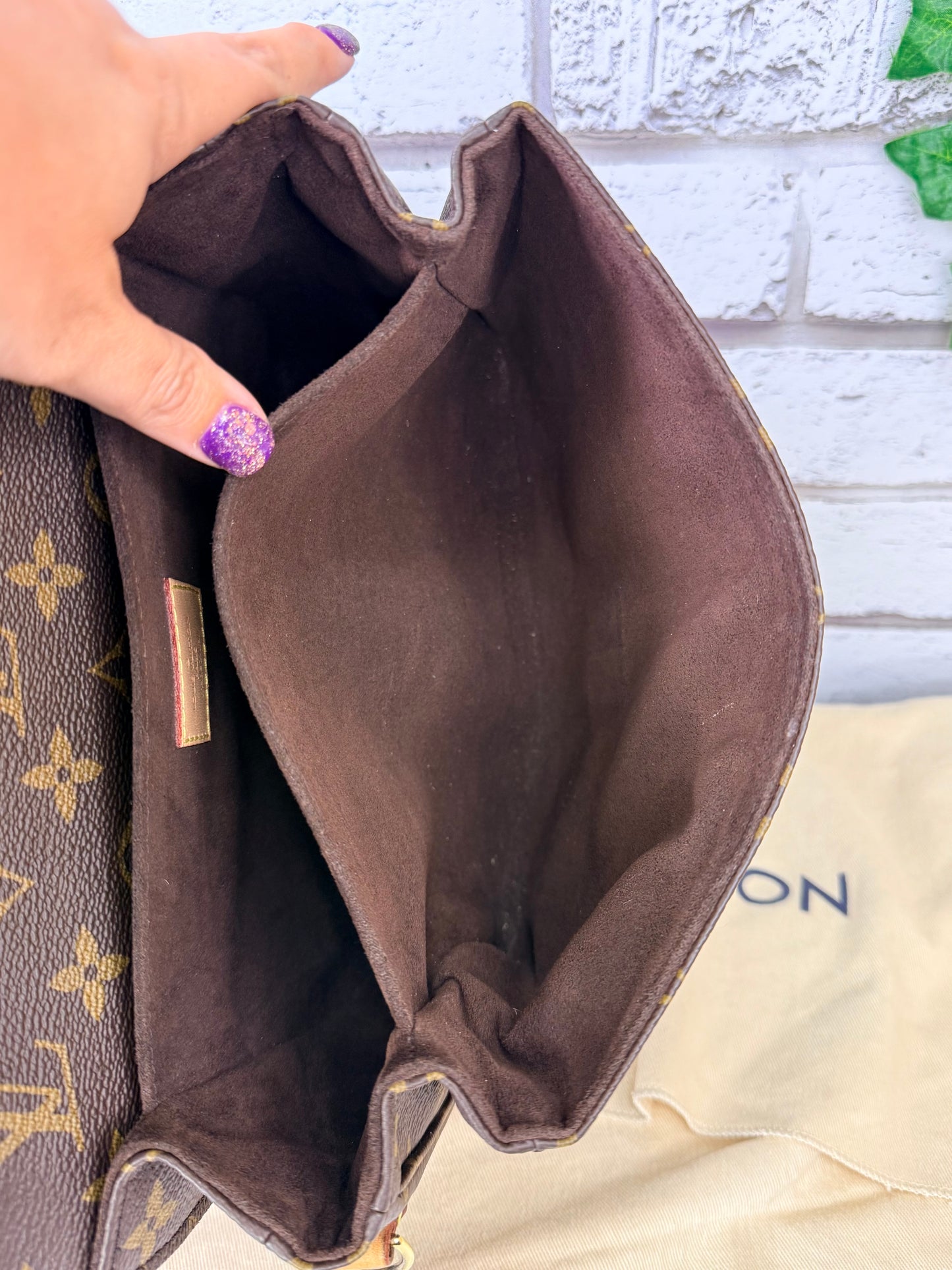 Louis Vuitton Pochette Métis (Monogram) - Great/Excellent