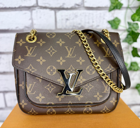 Louis Vuitton Passy (Monogram) - Excellent