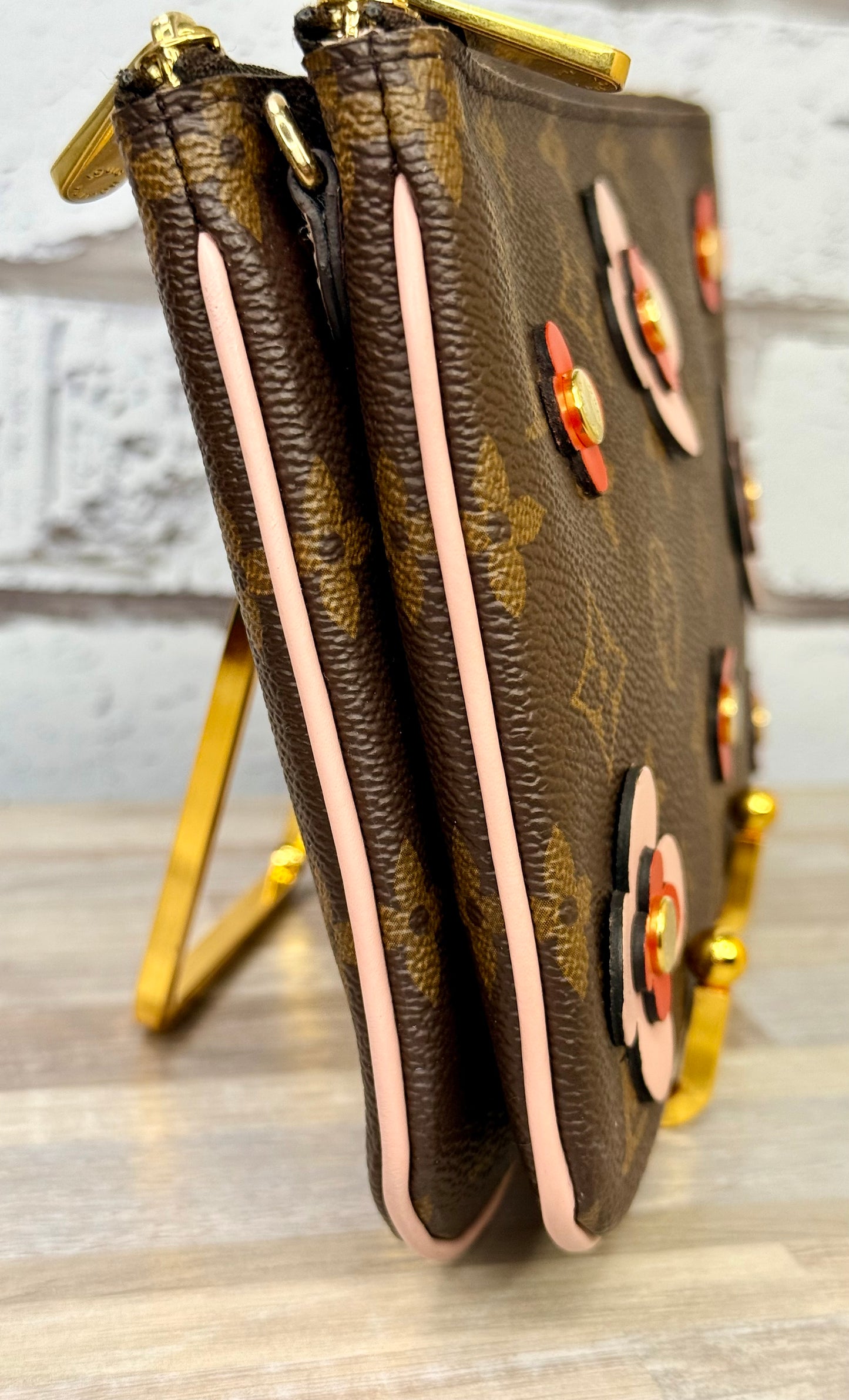 Pre-Owned Louis Vuitton “Blooming Flowers” Double Zip Pochette
