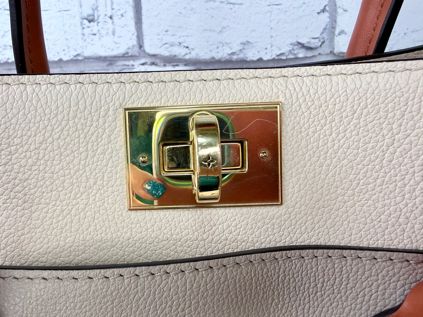 Louis Vuitton On My Side MM (Galet) - Excellent