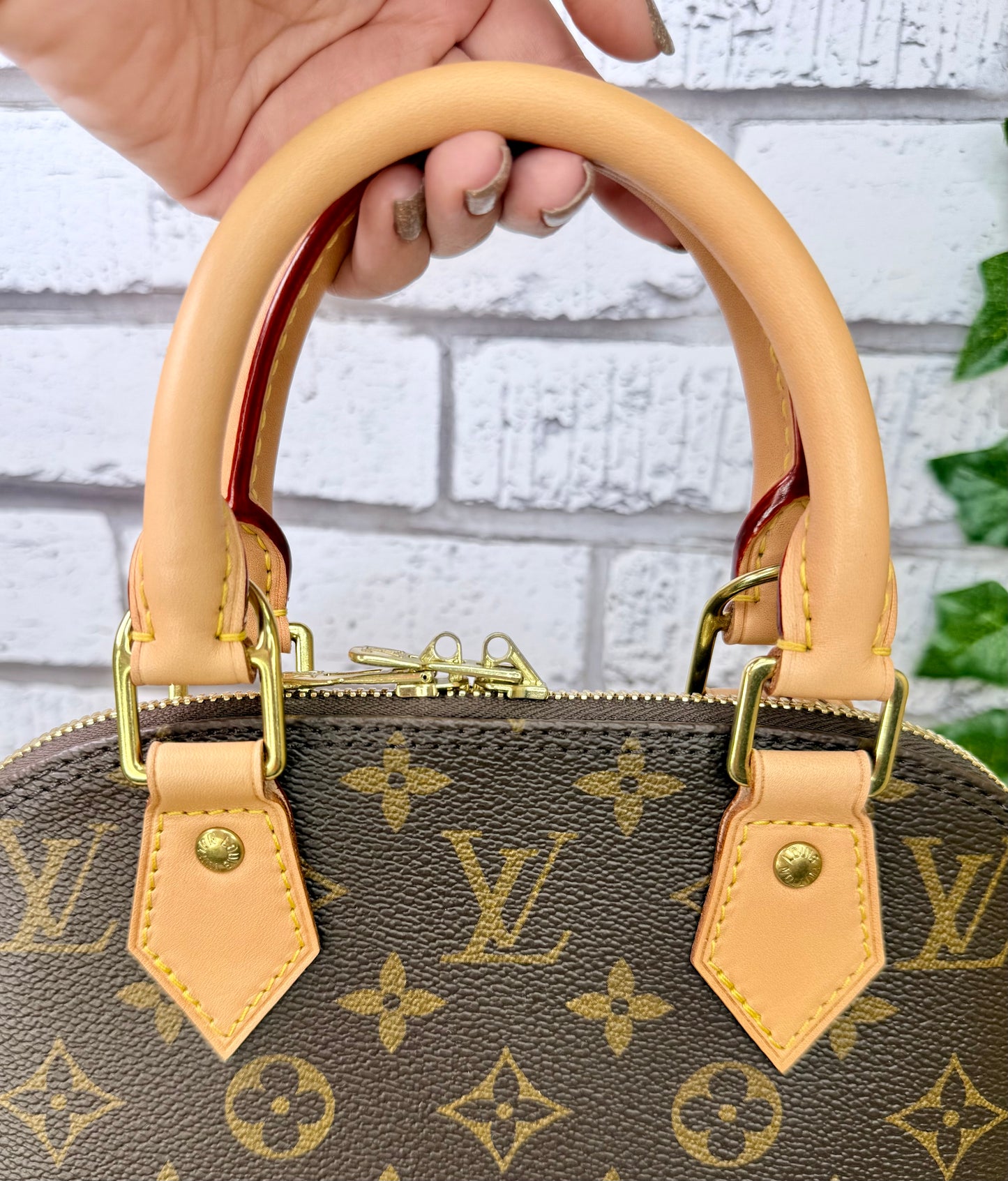 Louis Vuitton Alma BB (Monogram) - Like New