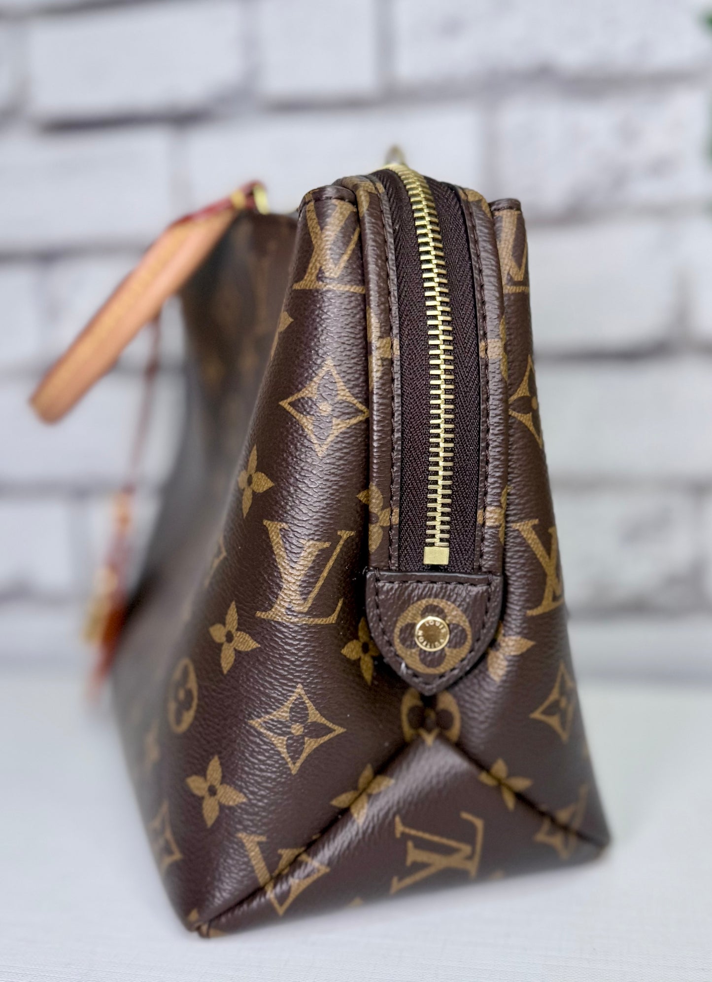 Louis Vuitton Petit Palais (Monogram) - Great