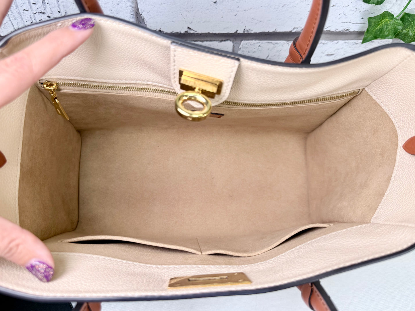 Louis Vuitton On My Side MM (Galet) - Excellent