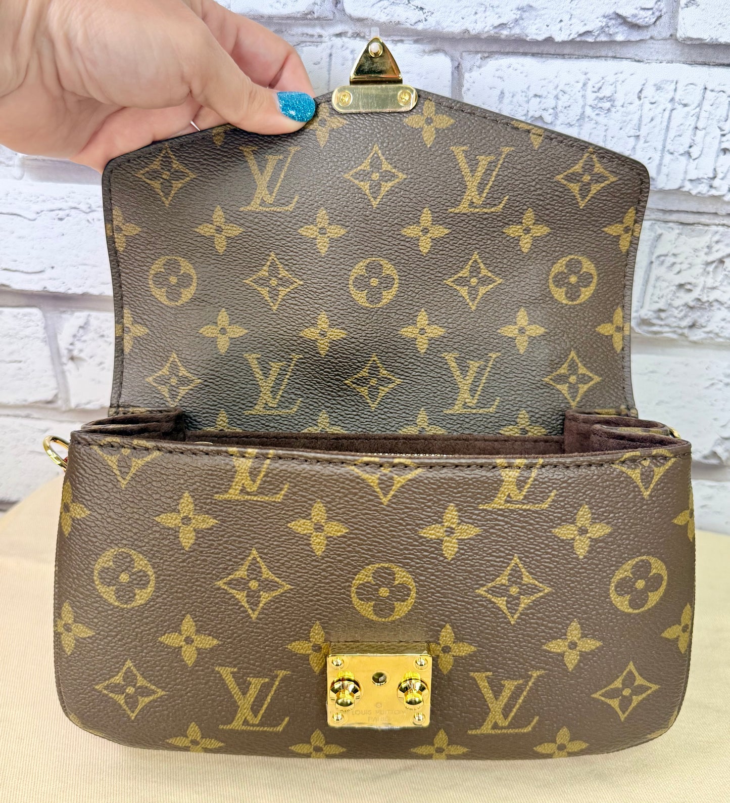 Louis Vuitton Metis East West (Monogram) - New