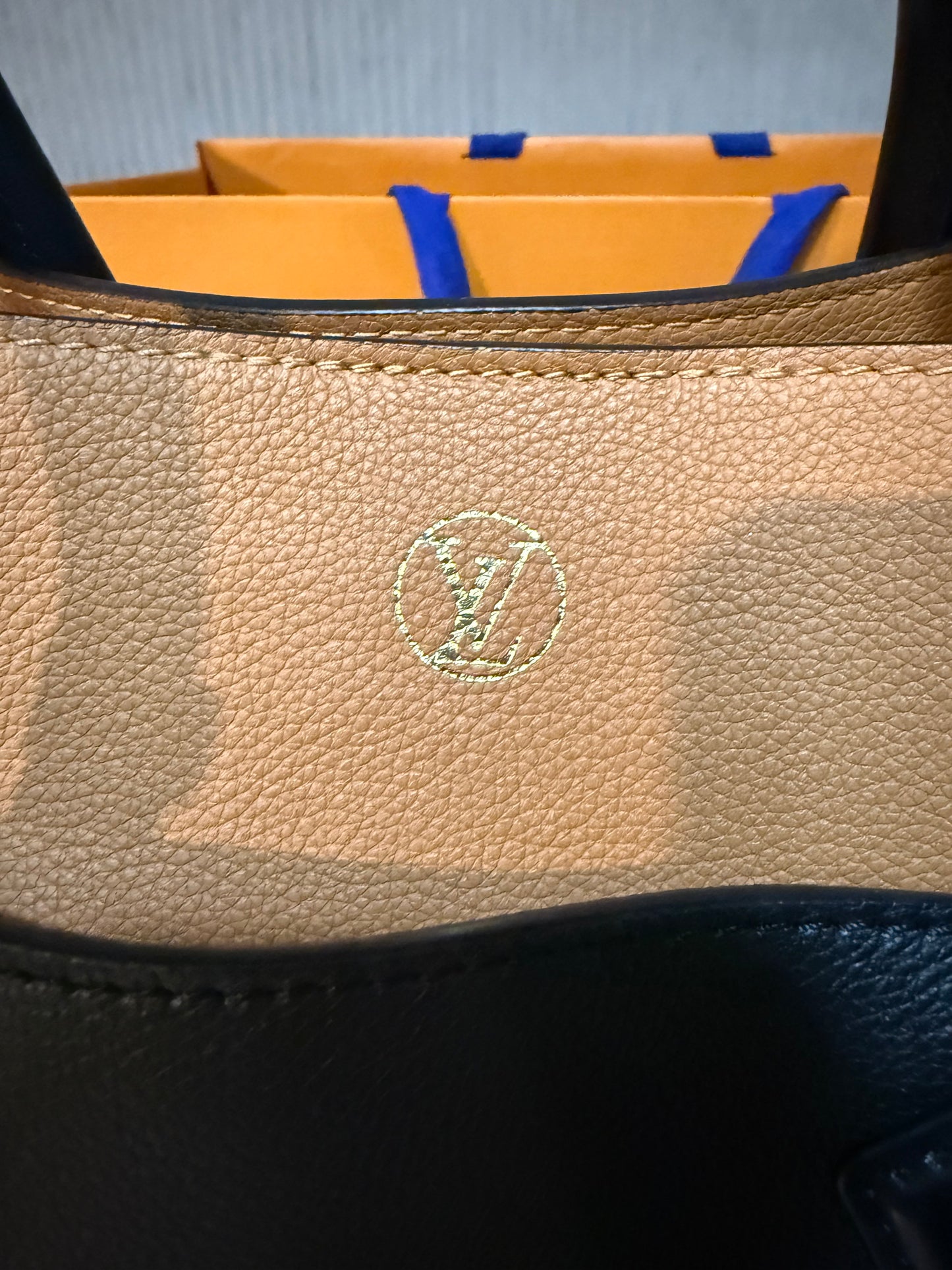 Louis Vuitton On My Side Black/Monogram