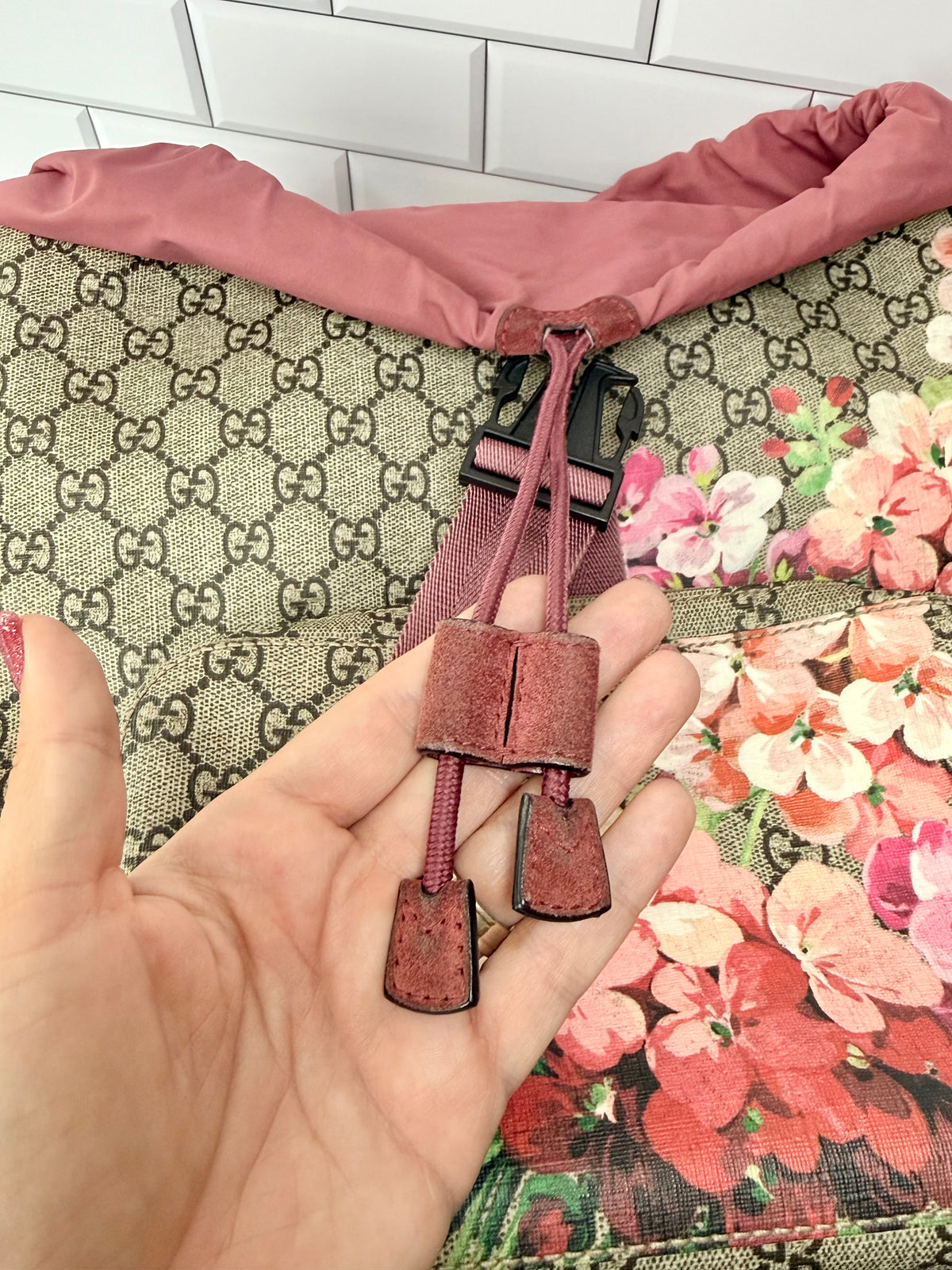 Gucci Supreme GG Blooms Buckle Backpack (Pink) - Great +