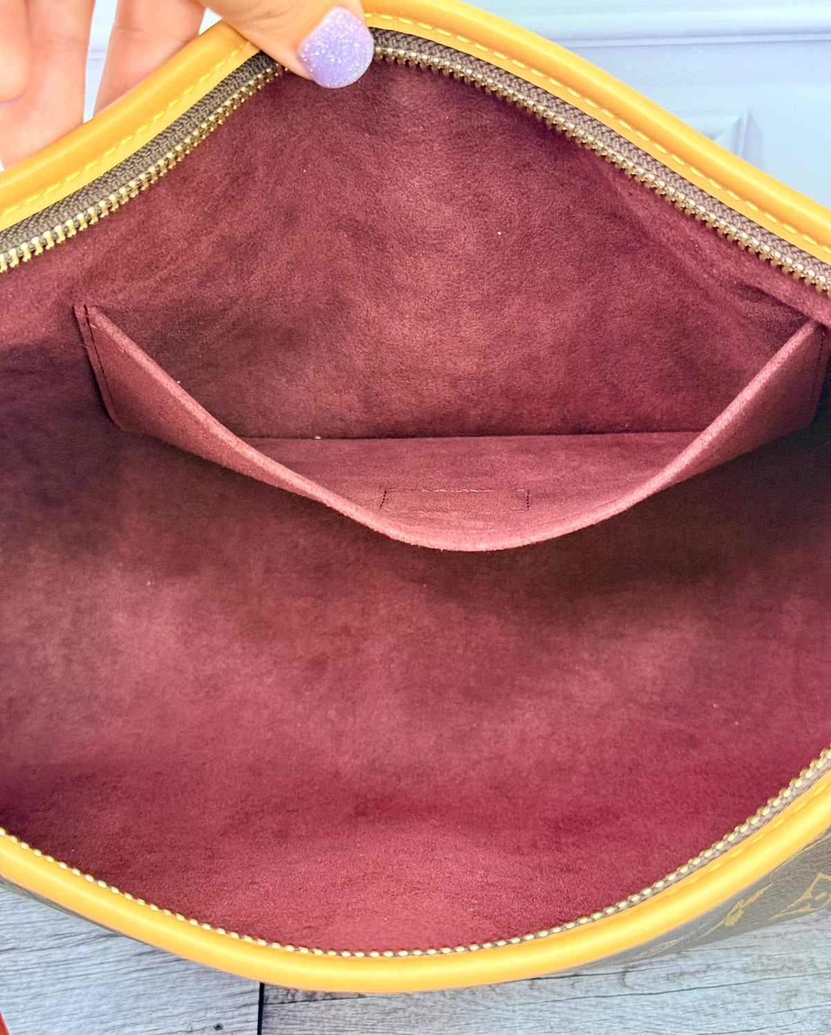 Louis Vuitton Carryall East West (Monogram) - Pristine