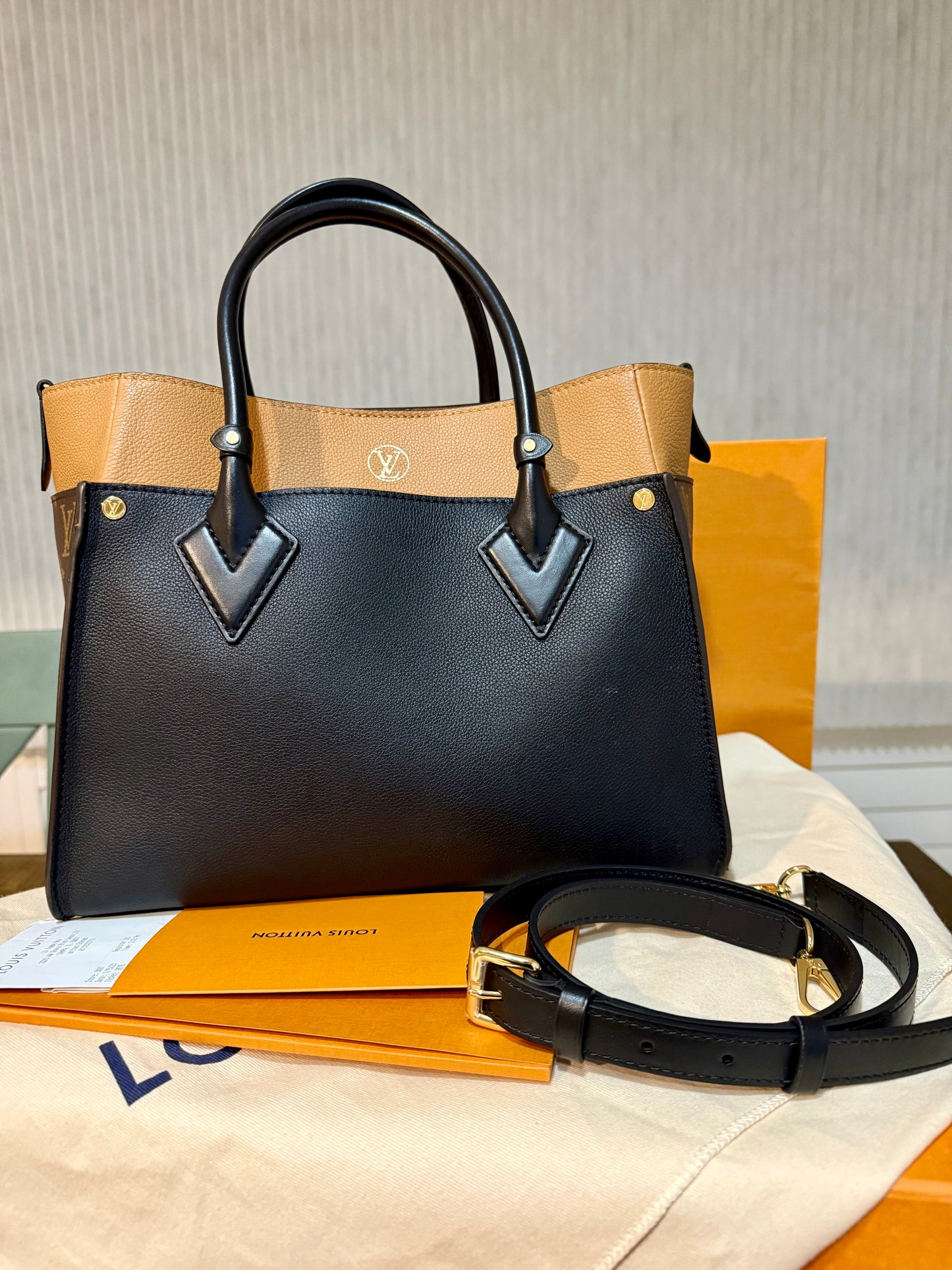 Louis Vuitton On My Side Black/Monogram
