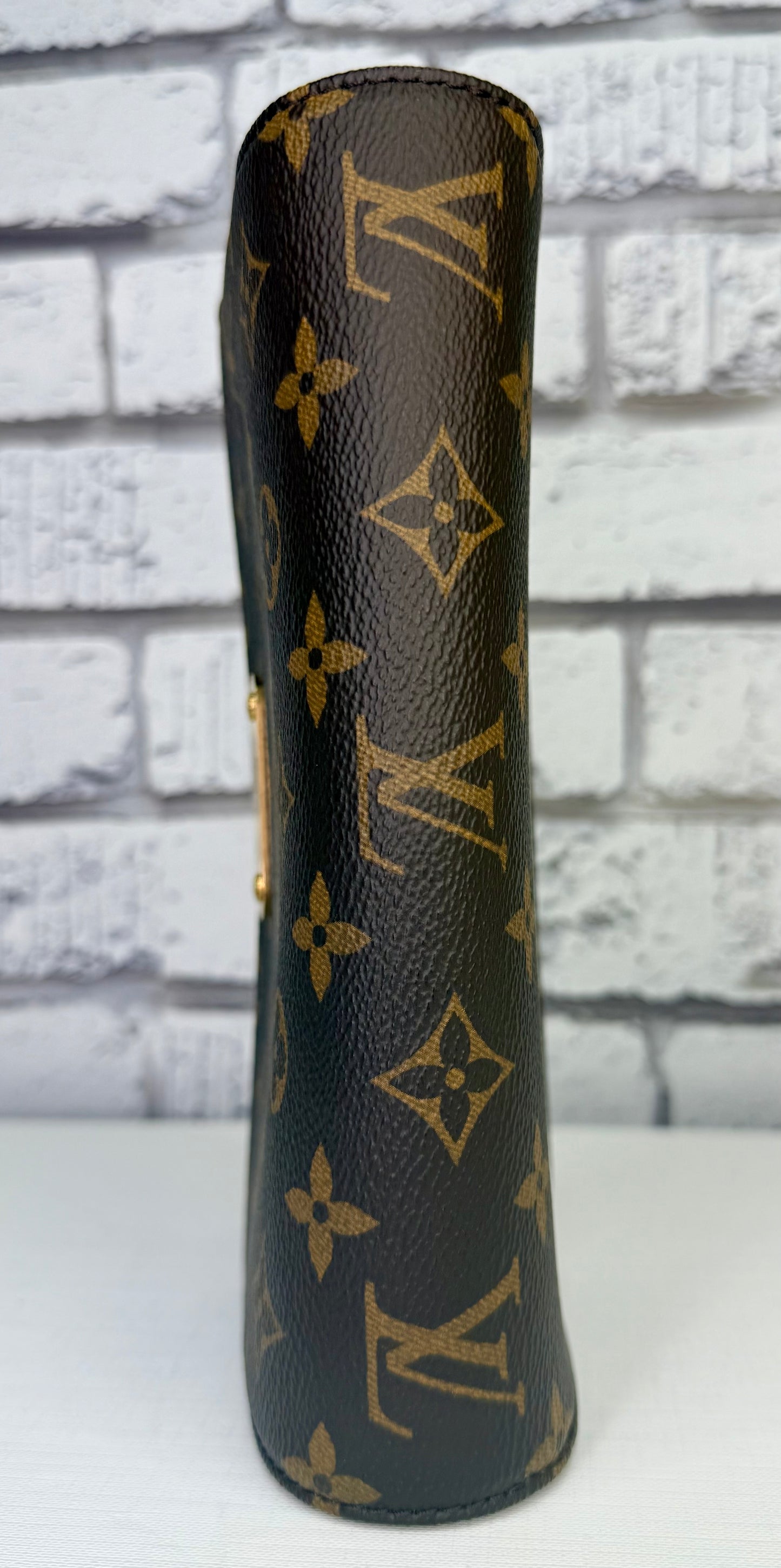 Louis Vuitton Lily Wallet On Chain - Excellent/Like New