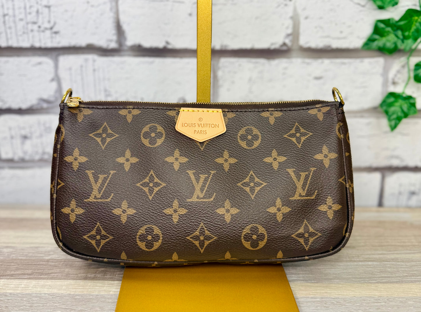 Pre-Owned Louis Vuitton Multi Pochette Accessoires (Pink)