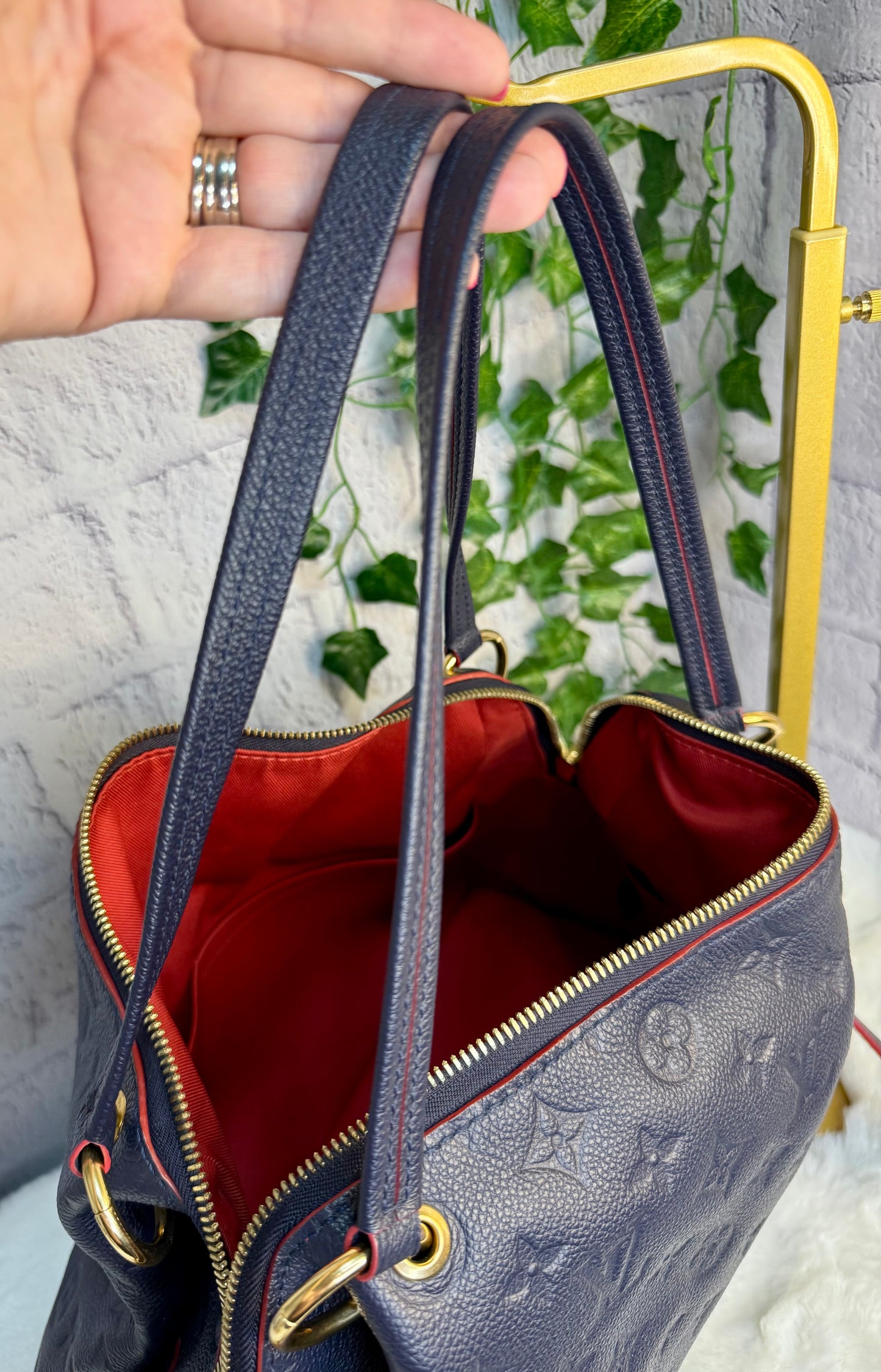 Louis Vuitton Ponthieu Empreinte Leather Marine Rouge