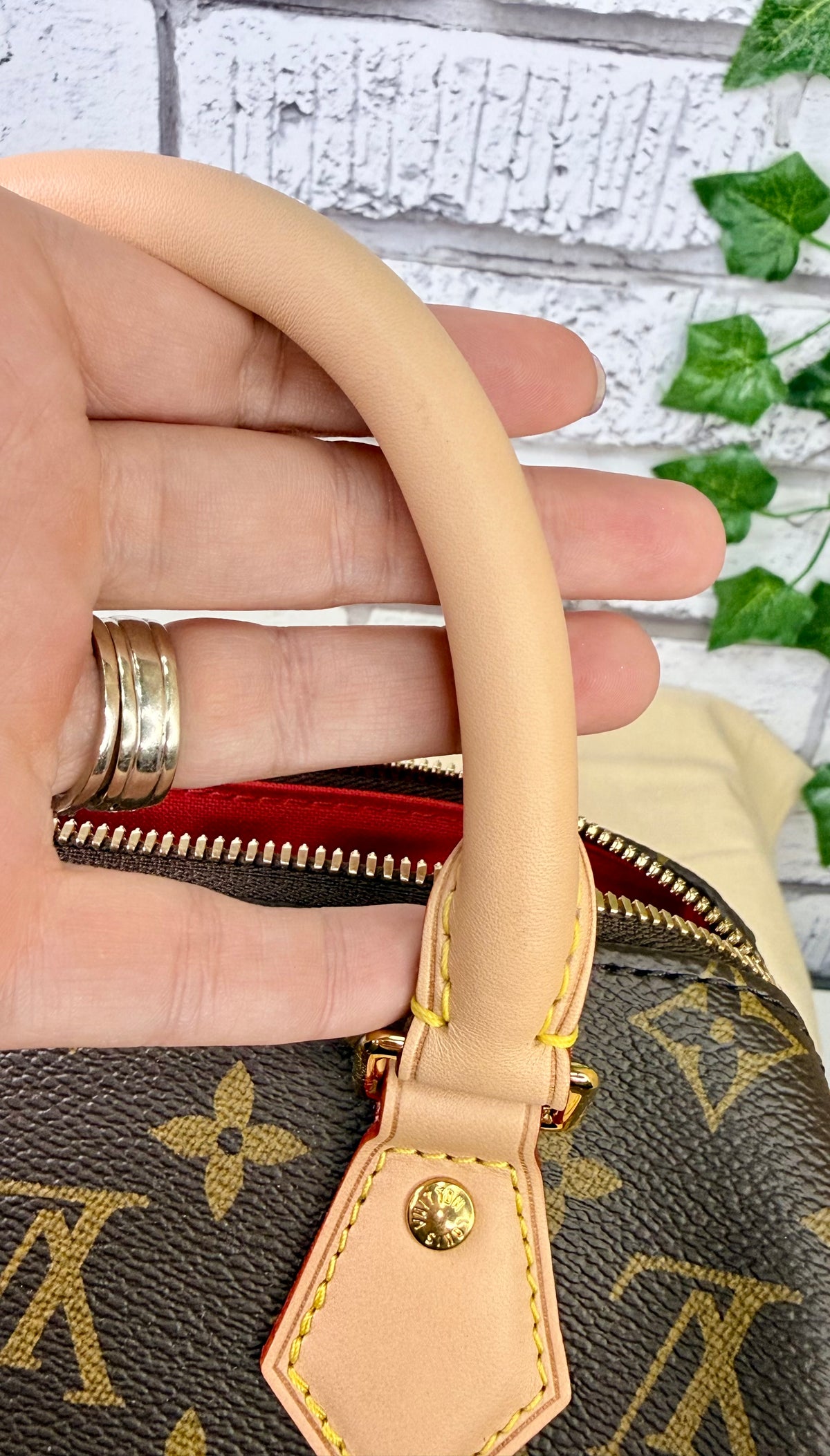 Louis Vuitton Speedy 20 Bandouliere (Monogram) - Like New/Unused