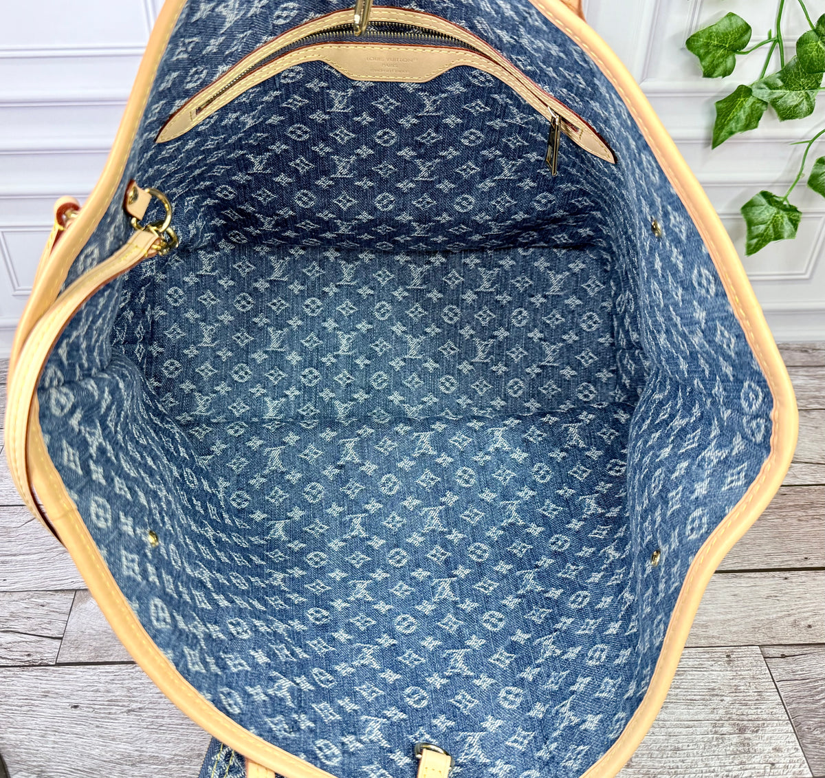 Louis Vuitton Denim Remix Neverfull MM - Excellent +