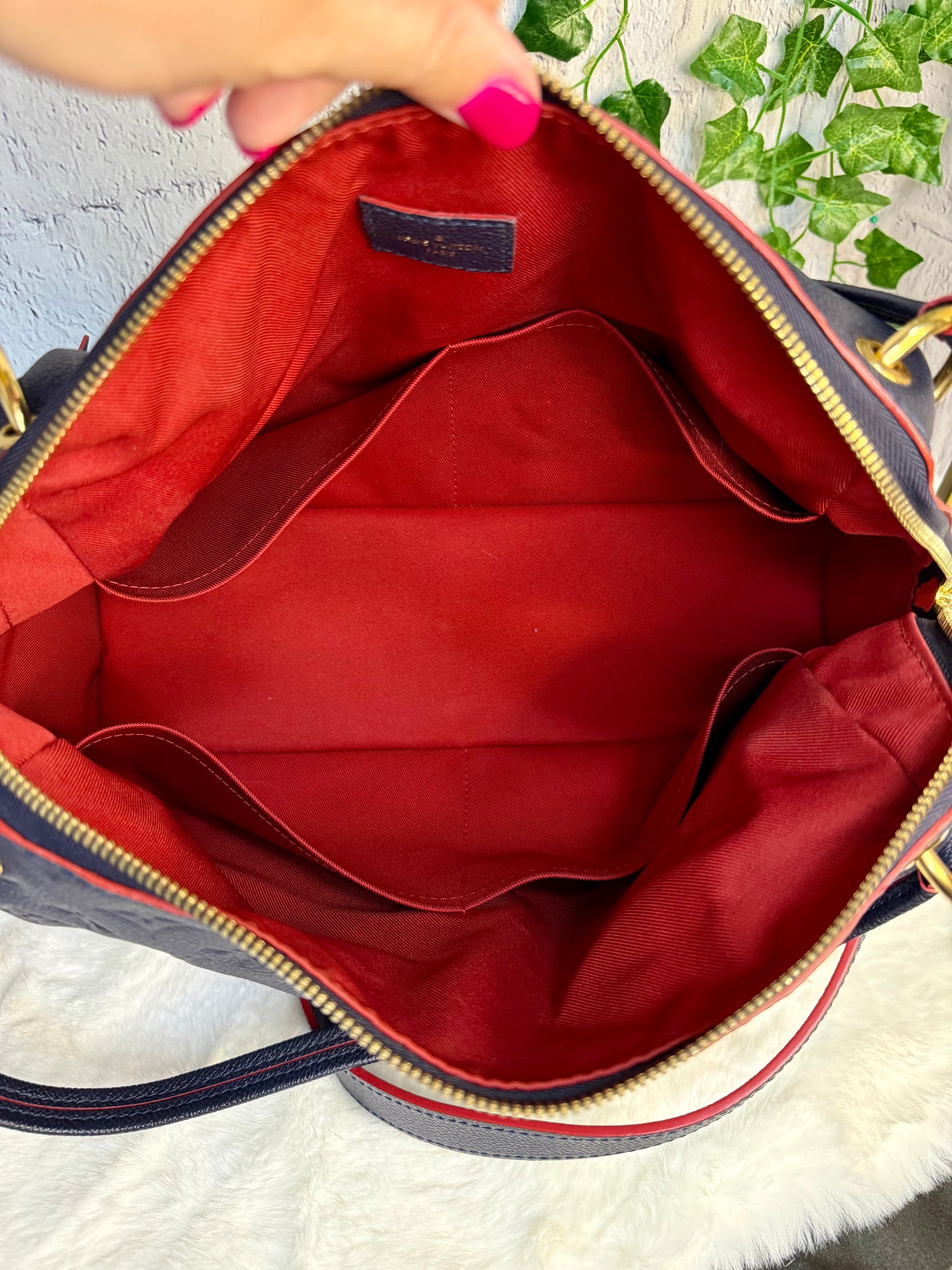 Louis Vuitton Ponthieu Empreinte Leather Marine Rouge