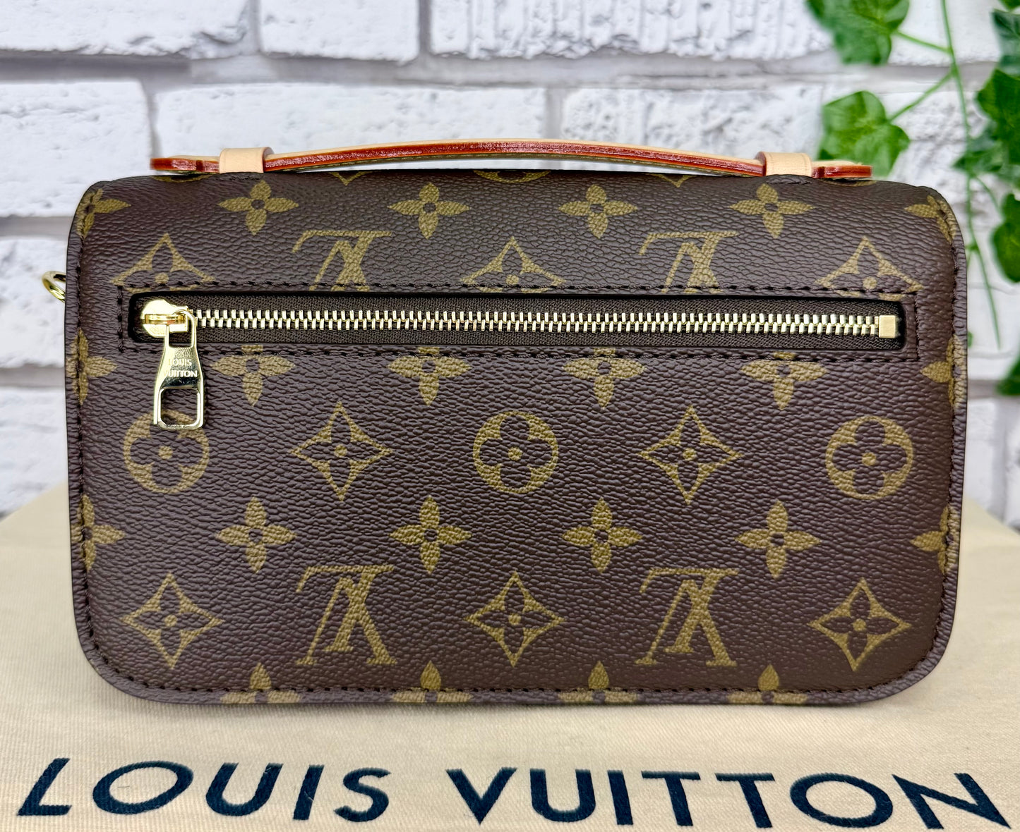 Louis Vuitton Metis East West (Monogram) - Pristine
