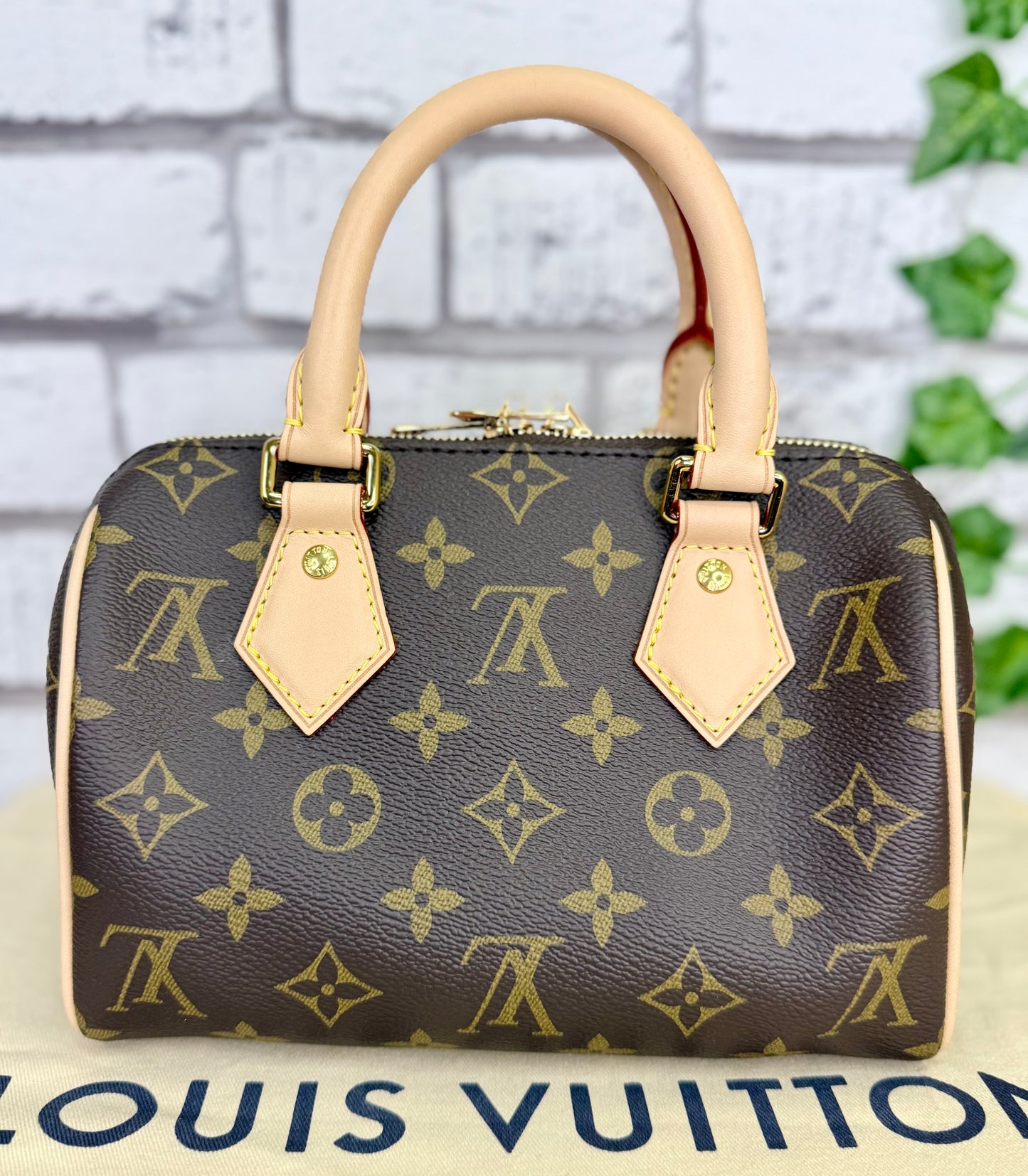 Louis Vuitton Speedy 20 Bandouliere (Monogram) - Like New/Unused
