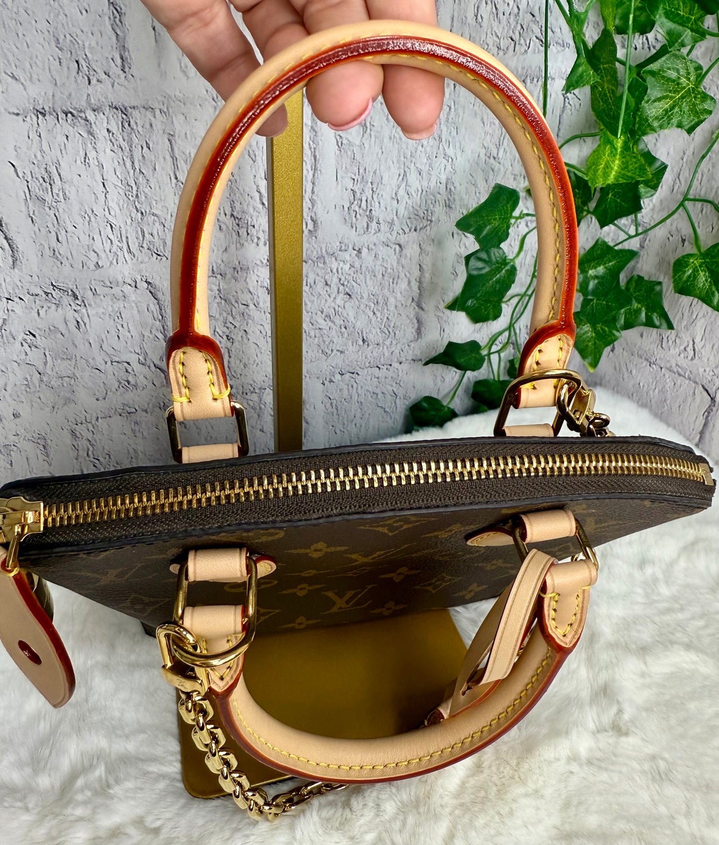 Louis Vuitton Lock It BB