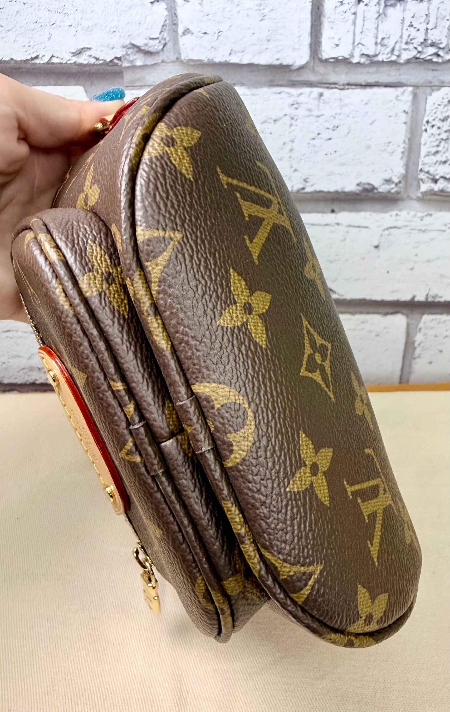 Louis Vuitton Mini Bum Bag (Monogram) - Excellent