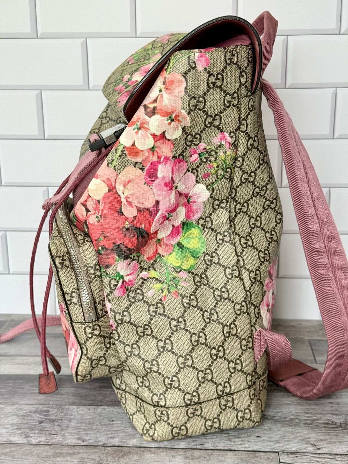Gucci Supreme GG Blooms Buckle Backpack (Pink) - Great +