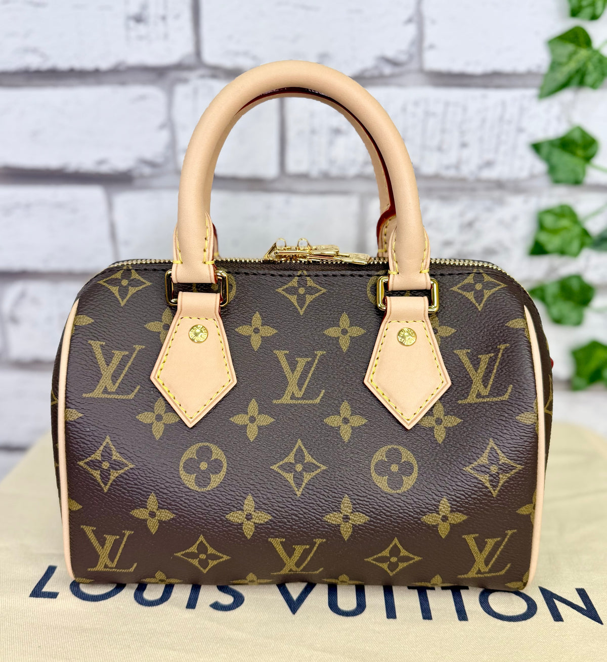 Louis Vuitton Speedy 20 Bandouliere (Monogram) - Like New/Unused