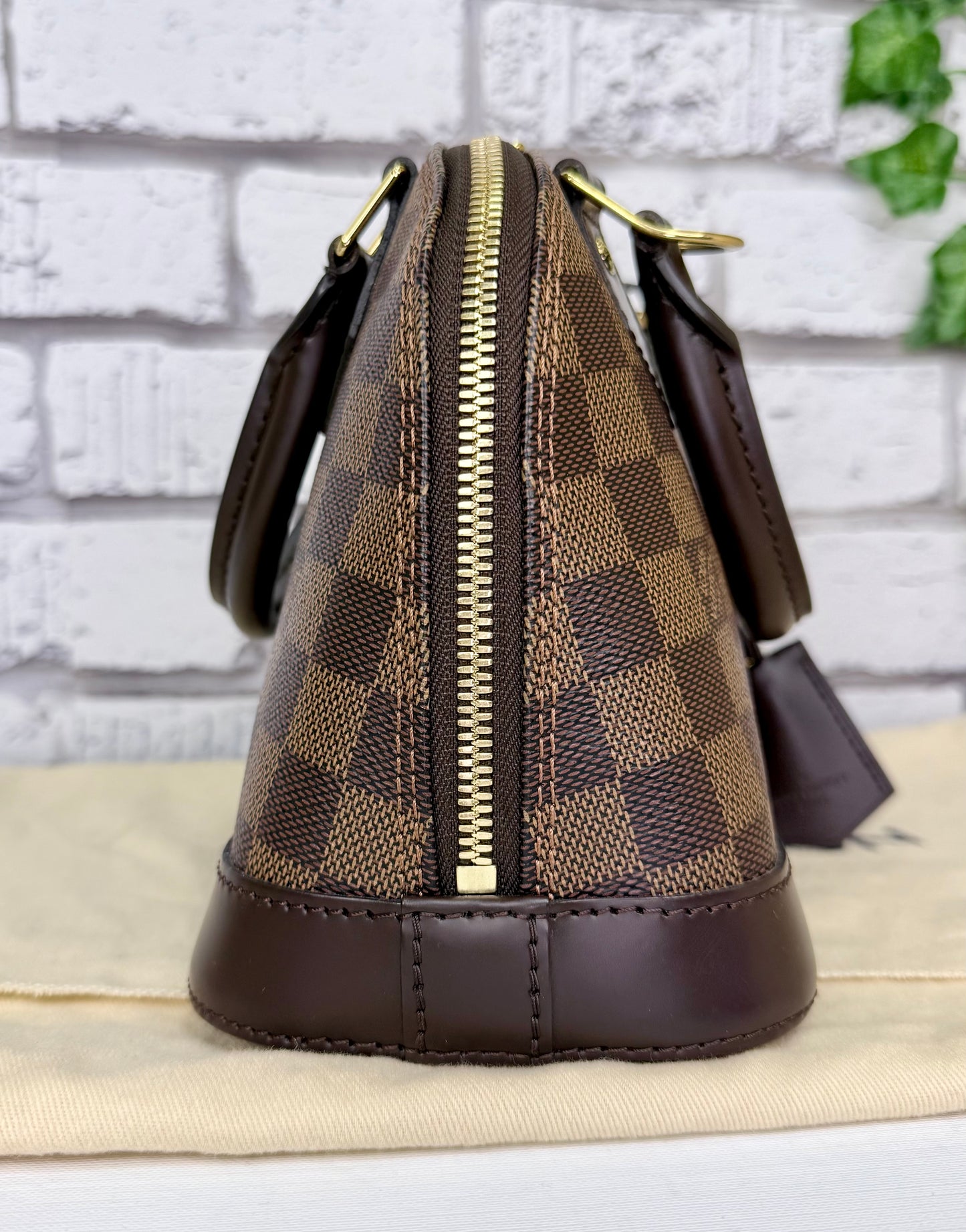 Louis Vuitton Damier Ebene Alma BB - Excellent