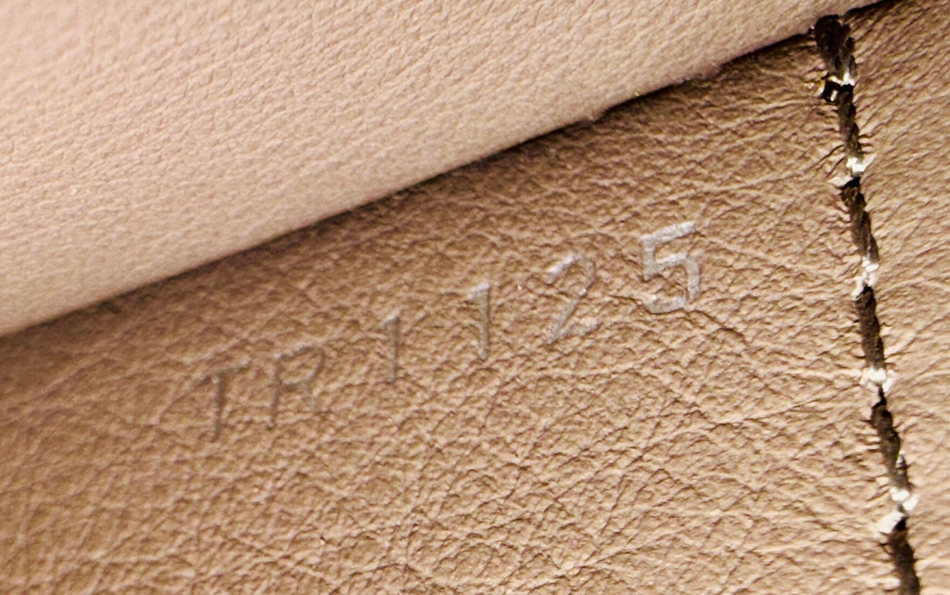 Louis Vuitton Capucines MM (Rose Pink) - Great/Excellent