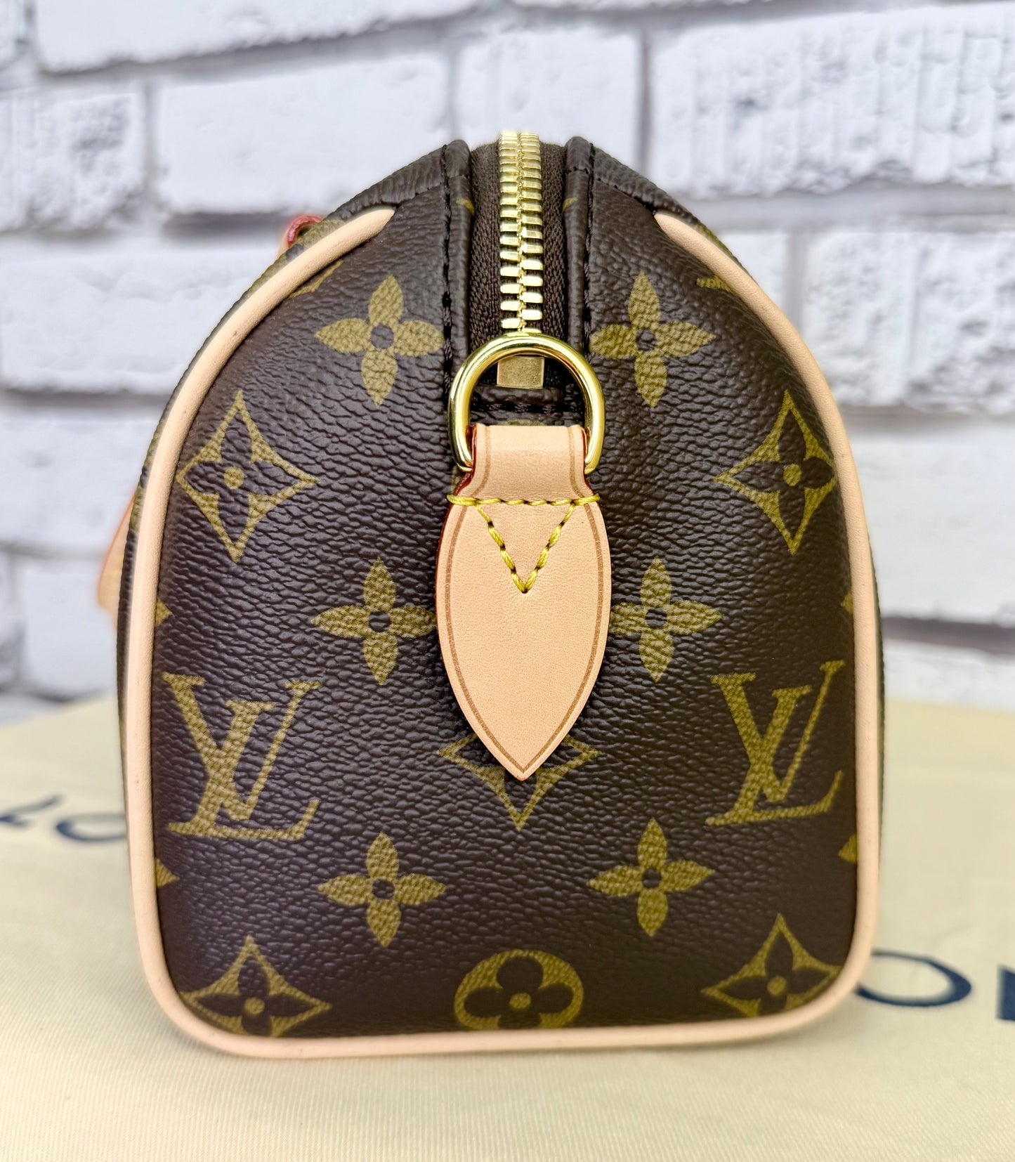 Louis Vuitton Speedy 20 Bandouliere (Monogram) - Like New/Unused