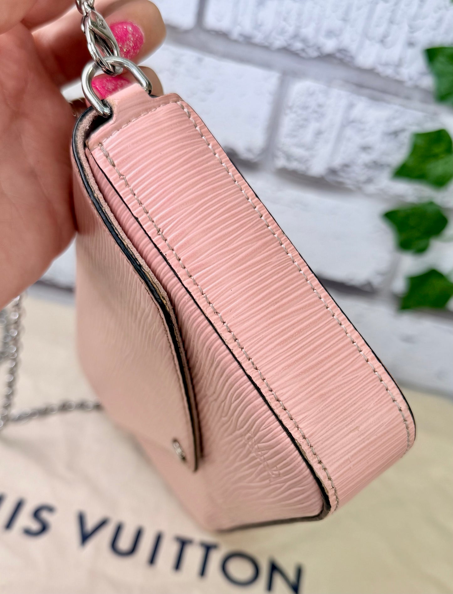 Louis Vuitton Epi Leather Felicie w/ Inserts (Light Pink) - Very Good