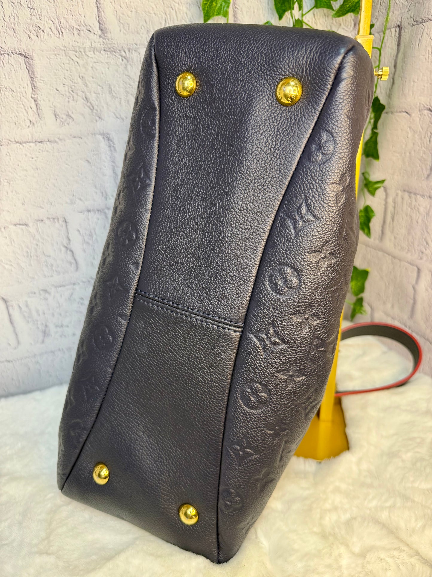 Louis Vuitton Ponthieu Empreinte Leather Marine Rouge