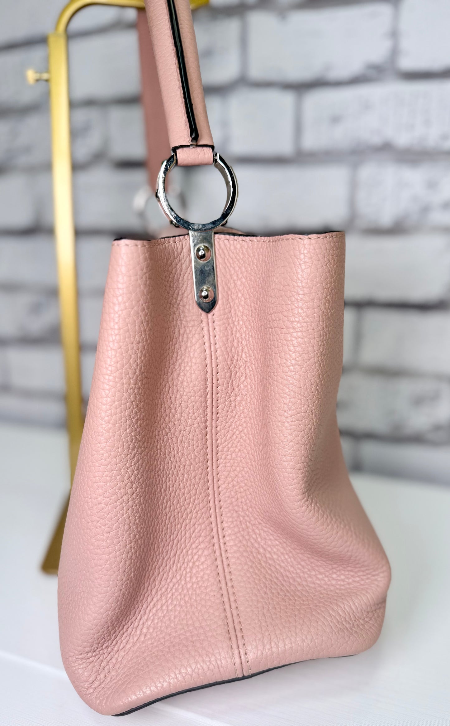 Louis Vuitton Capucines MM (Rose Pink) - Great/Excellent