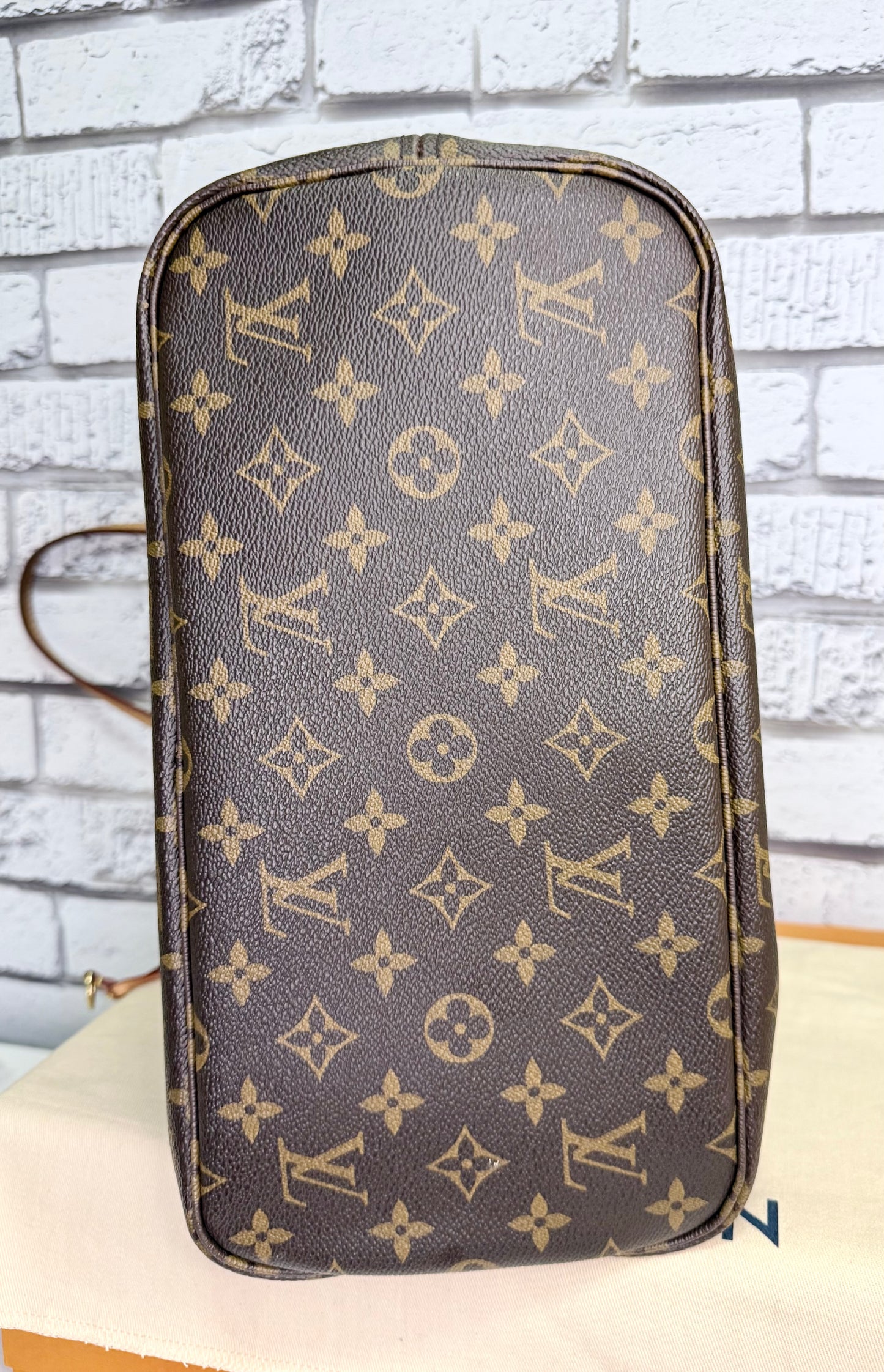 Louis Vuitton Neverfull MM w/ Pouch (Monogram/Pivoine) - Great