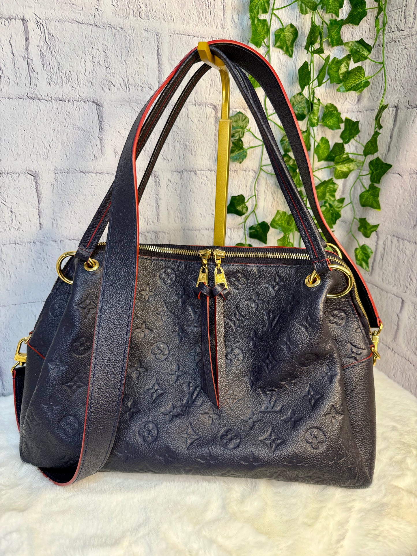 Louis Vuitton Ponthieu Empreinte Leather Marine Rouge