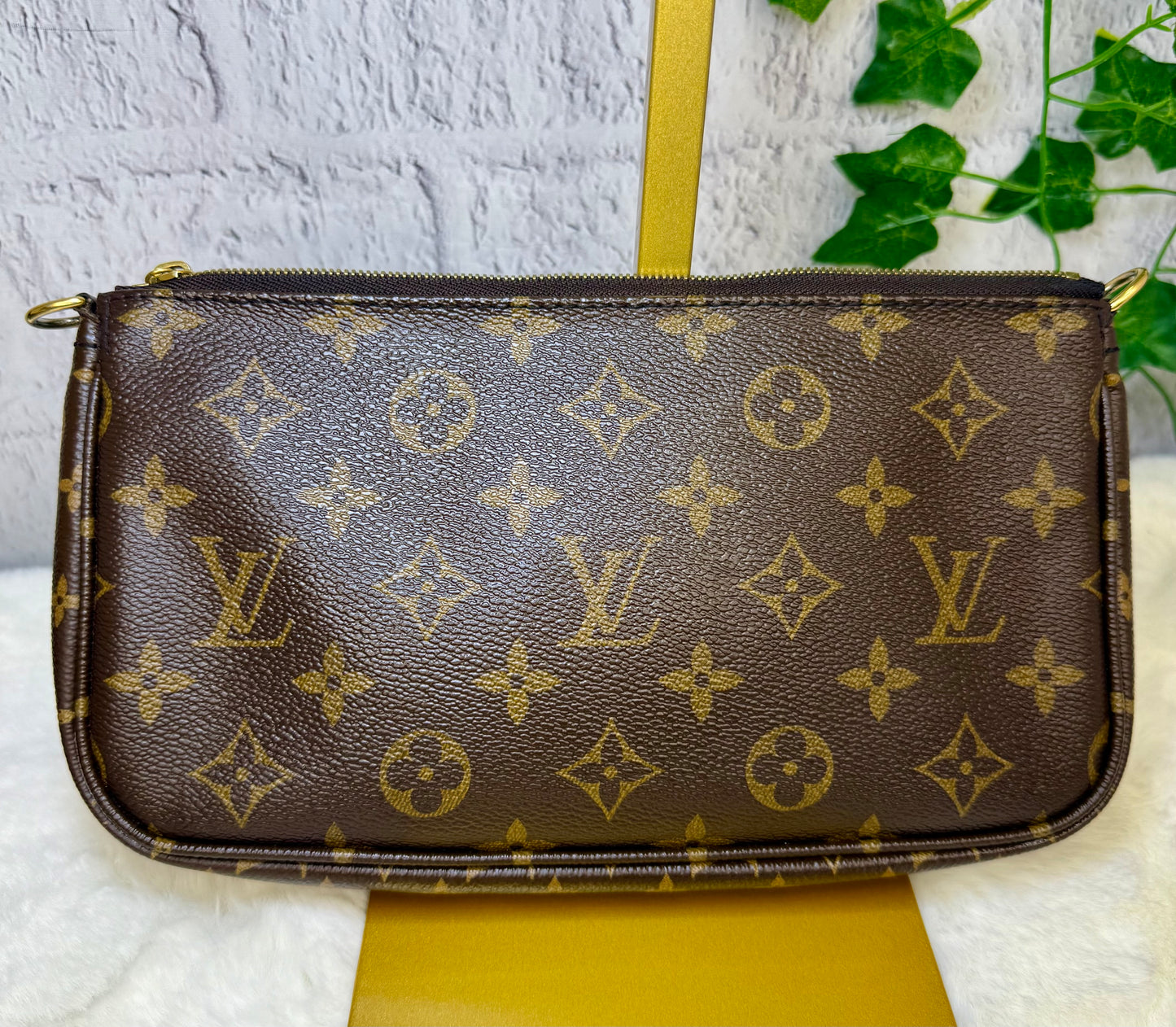 Louis Vuitton Monogram Multi Pochette (Pink)