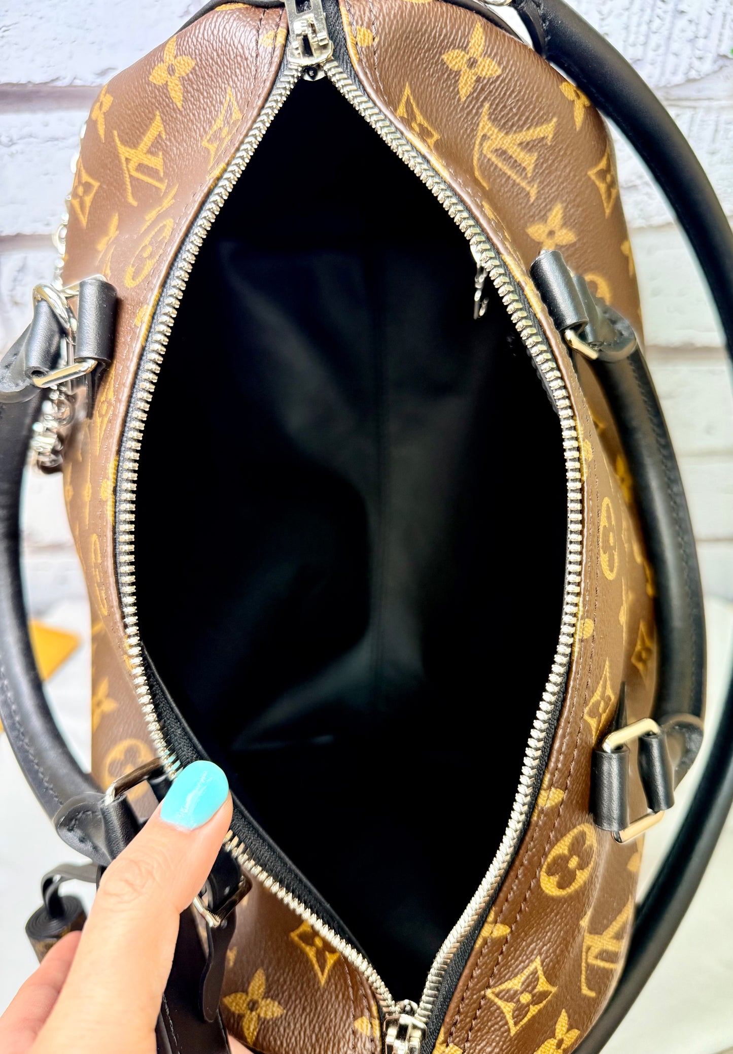 Pre-Owned Louis Vuitton Soft Speedy Dark 30