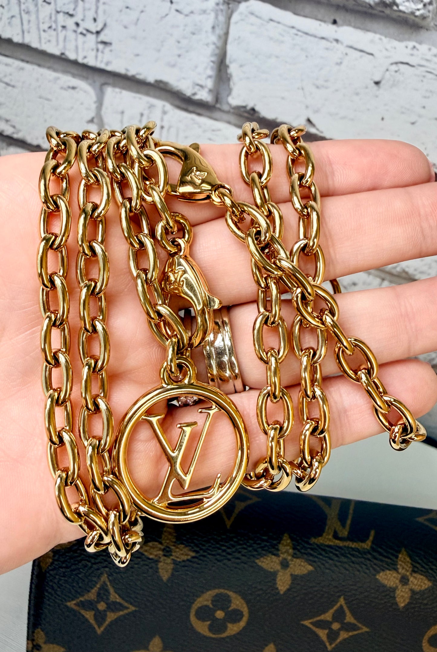 Louis Vuitton Lily Wallet On Chain - Excellent/Like New