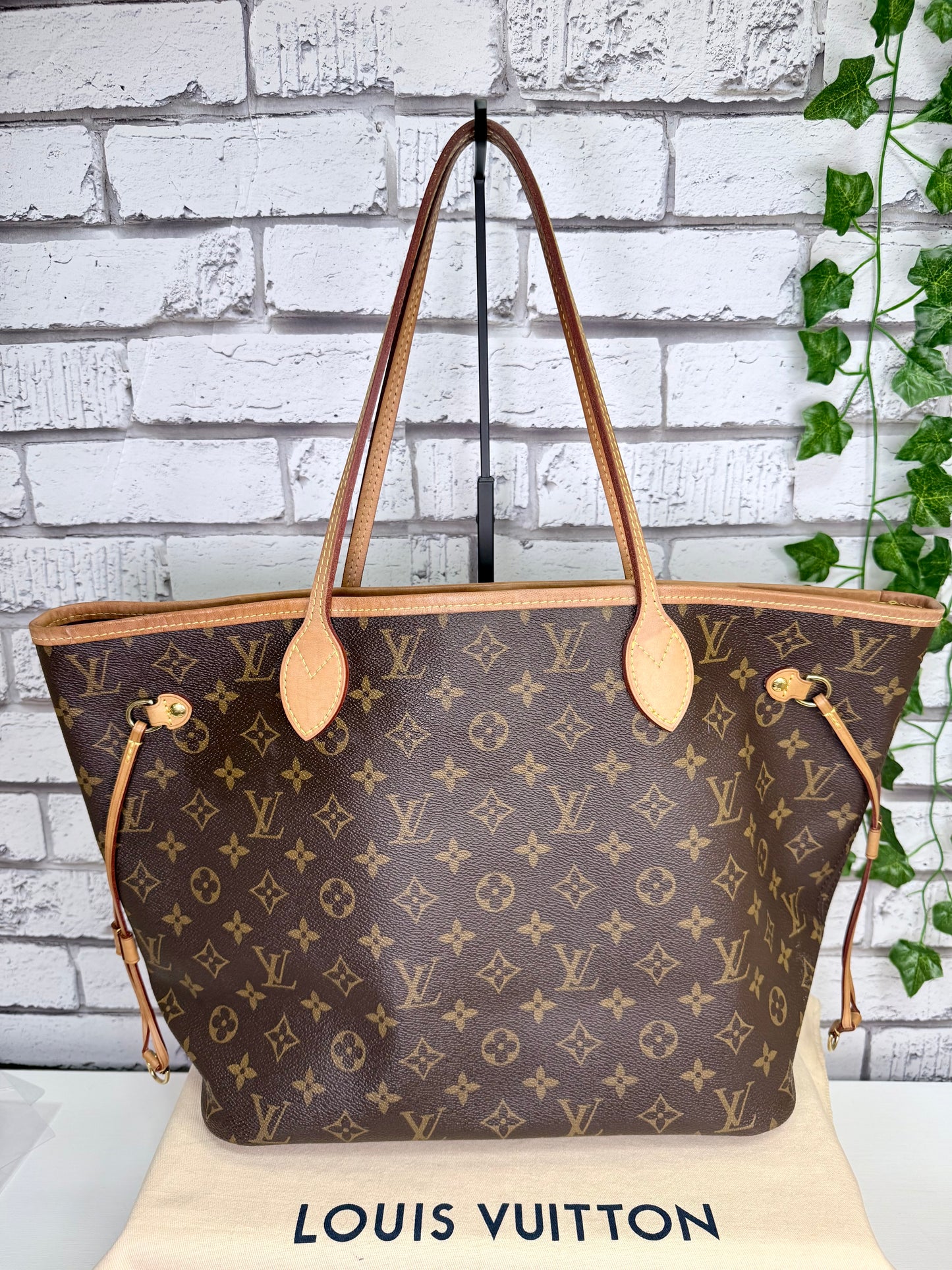 Louis Vuitton Neverfull MM w/ Pouch (Monogram/Pivoine) - Great