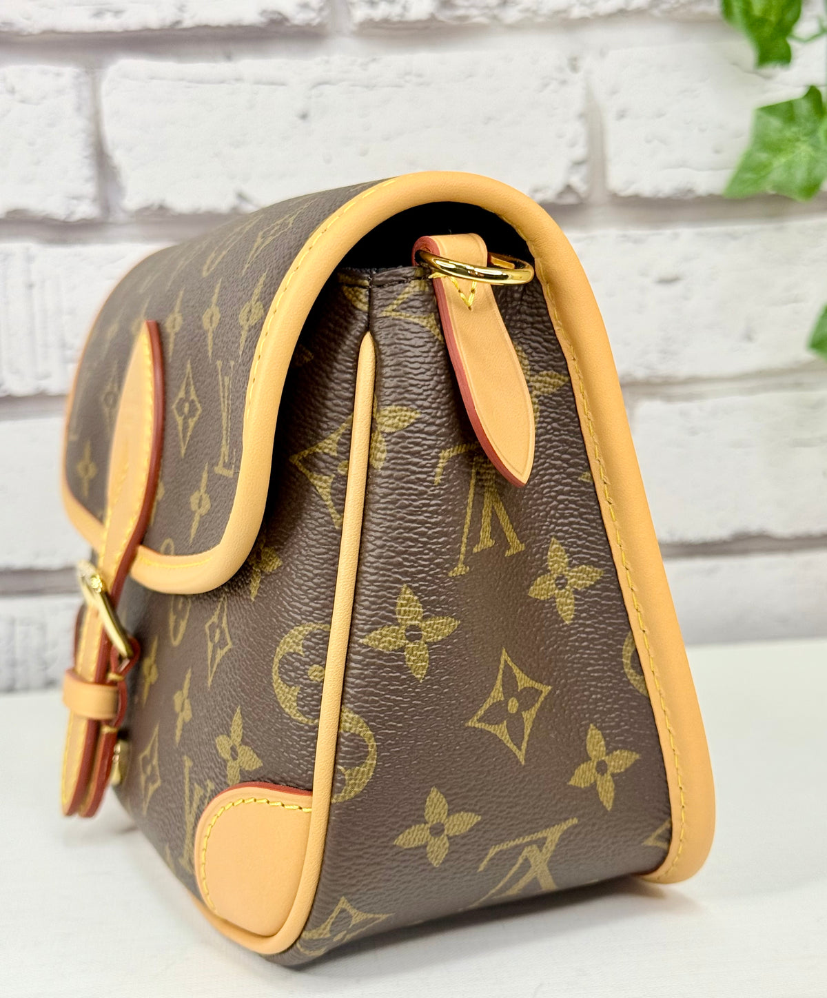 Louis Vuitton Diane (Monogram) - Like New