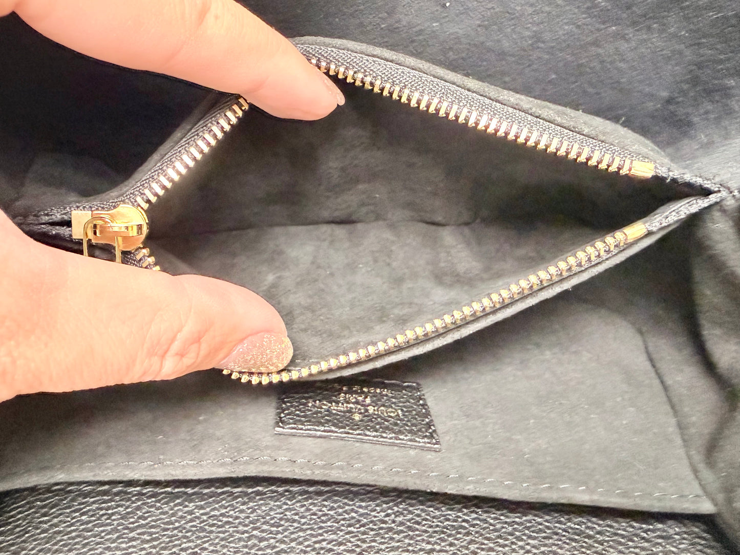 Louis Vuitton Empreinte Leather Metis East West (Black) - Pristine