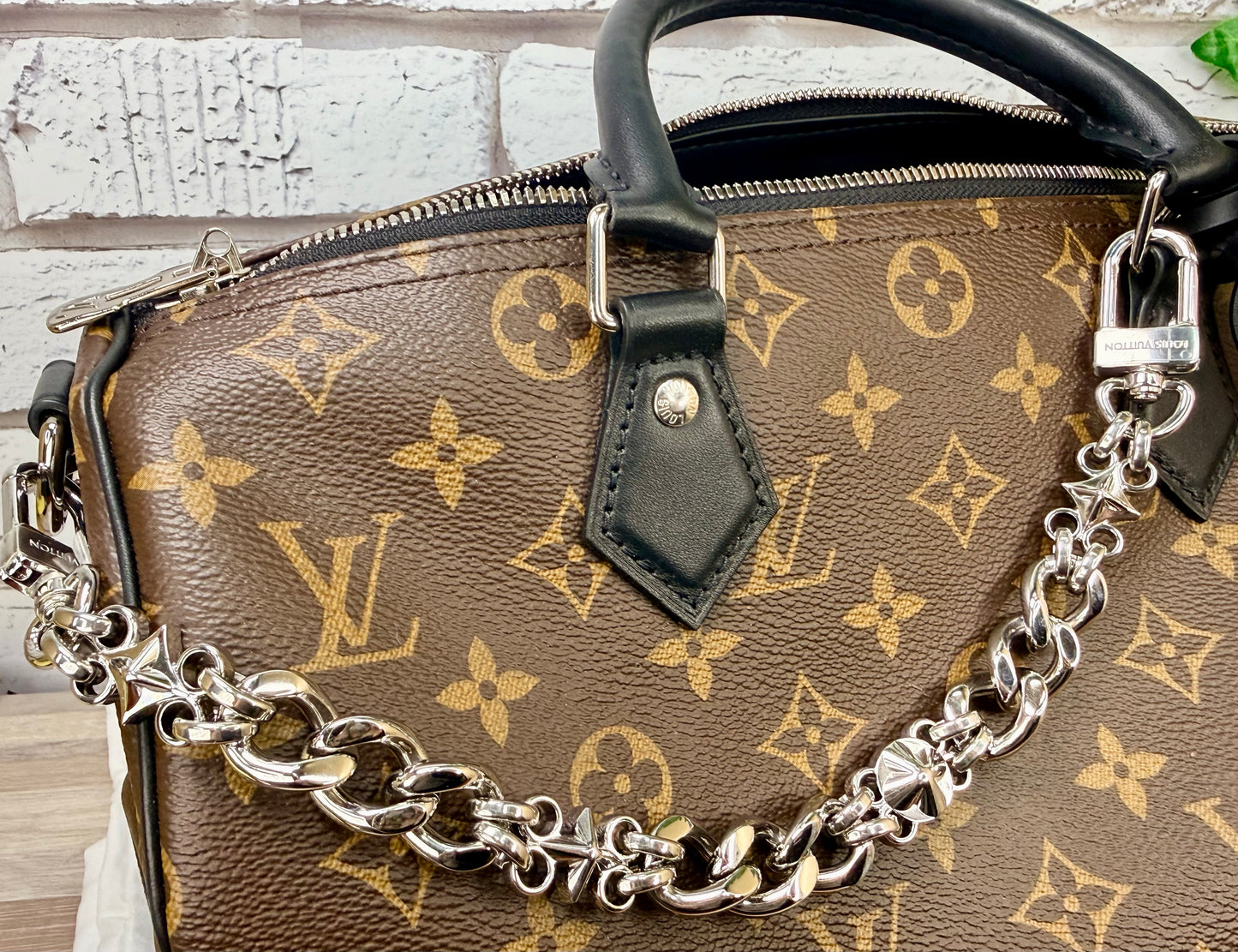 Pre-Owned Louis Vuitton Soft Speedy Dark 30