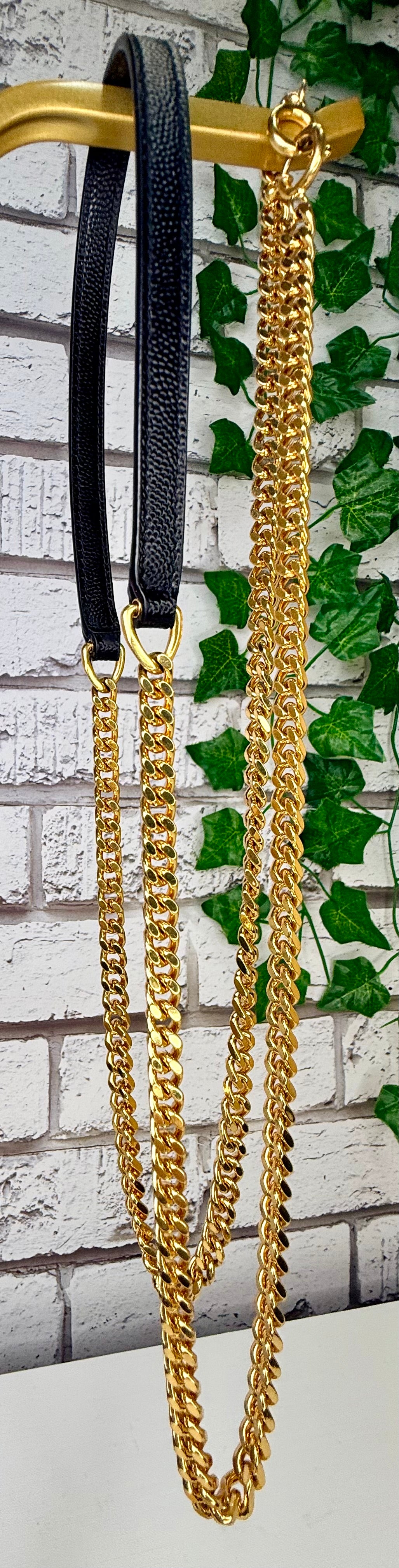 Saint Laurent Grained Leather Cassandre Wallet On Chain - Great/Excellent
