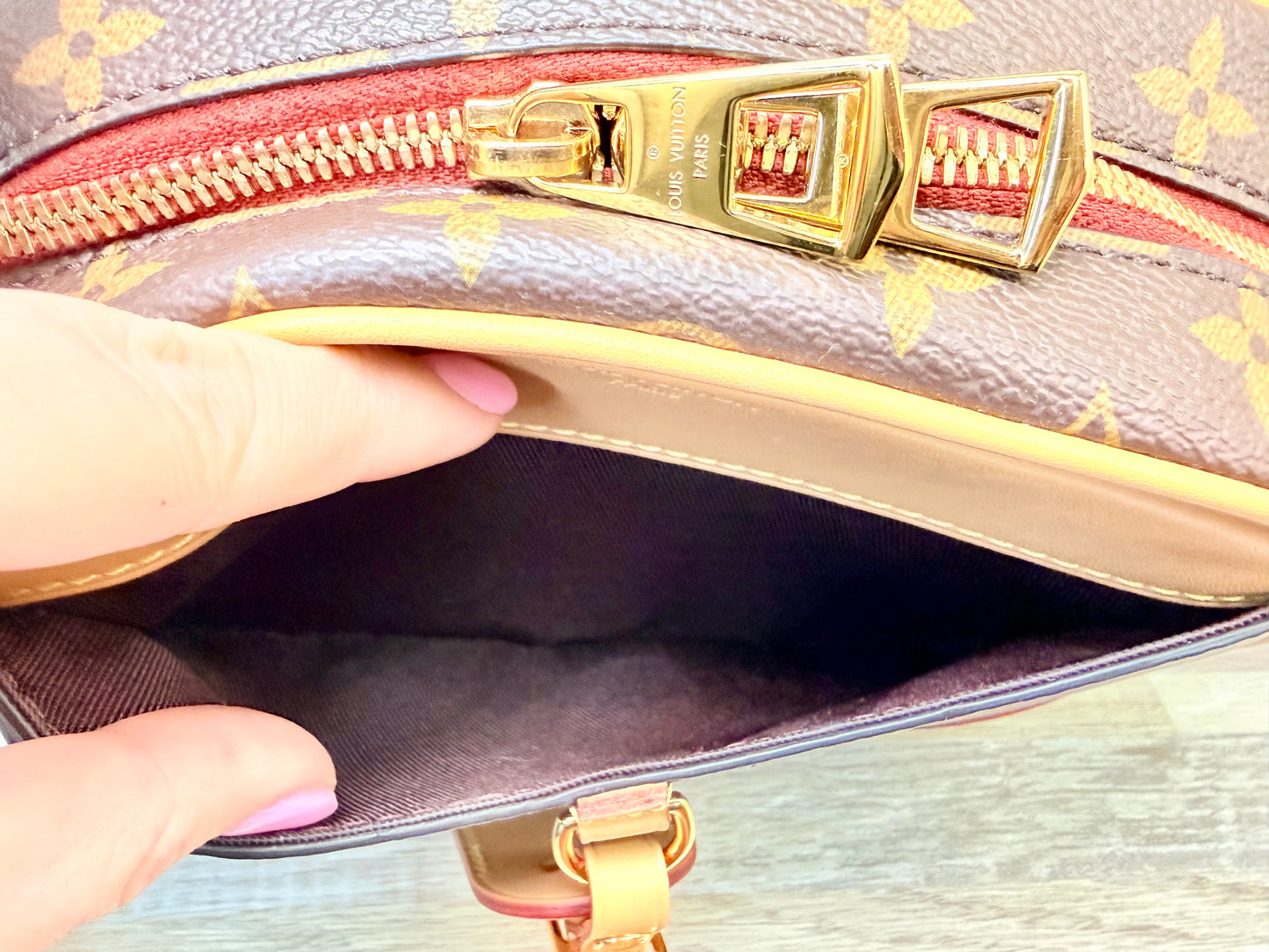 Pre-Owned Louis Vuitton Monogram Deauville Mini