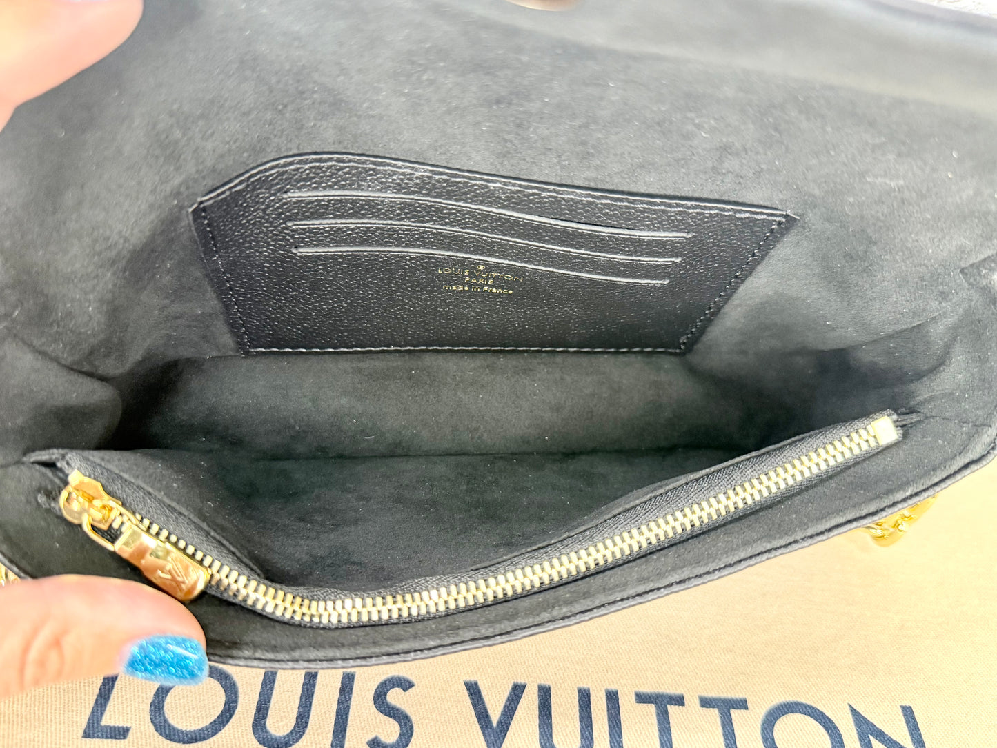 Louis Vuitton Empreinte Leather Chain Ivy (Black) - New