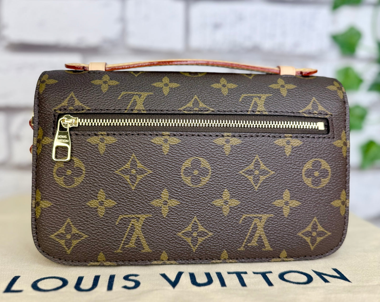 Louis Vuitton Metis East West (Monogram) - New