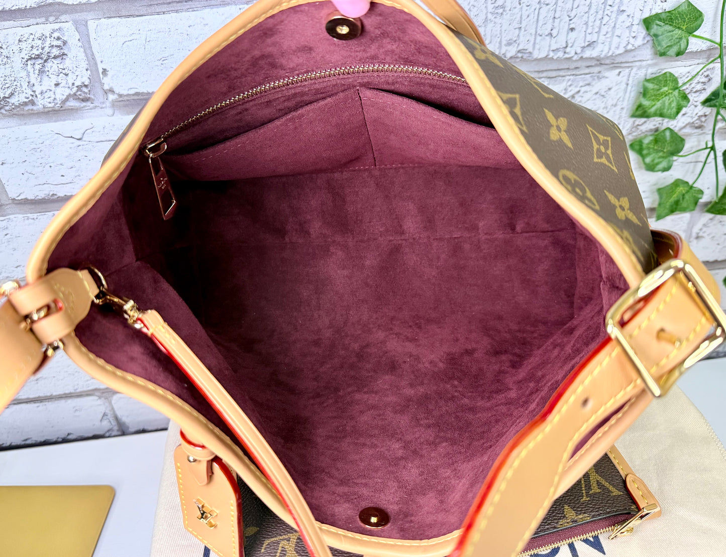 Louis Vuitton Carryall PM (Monogram) - Like New/Unused