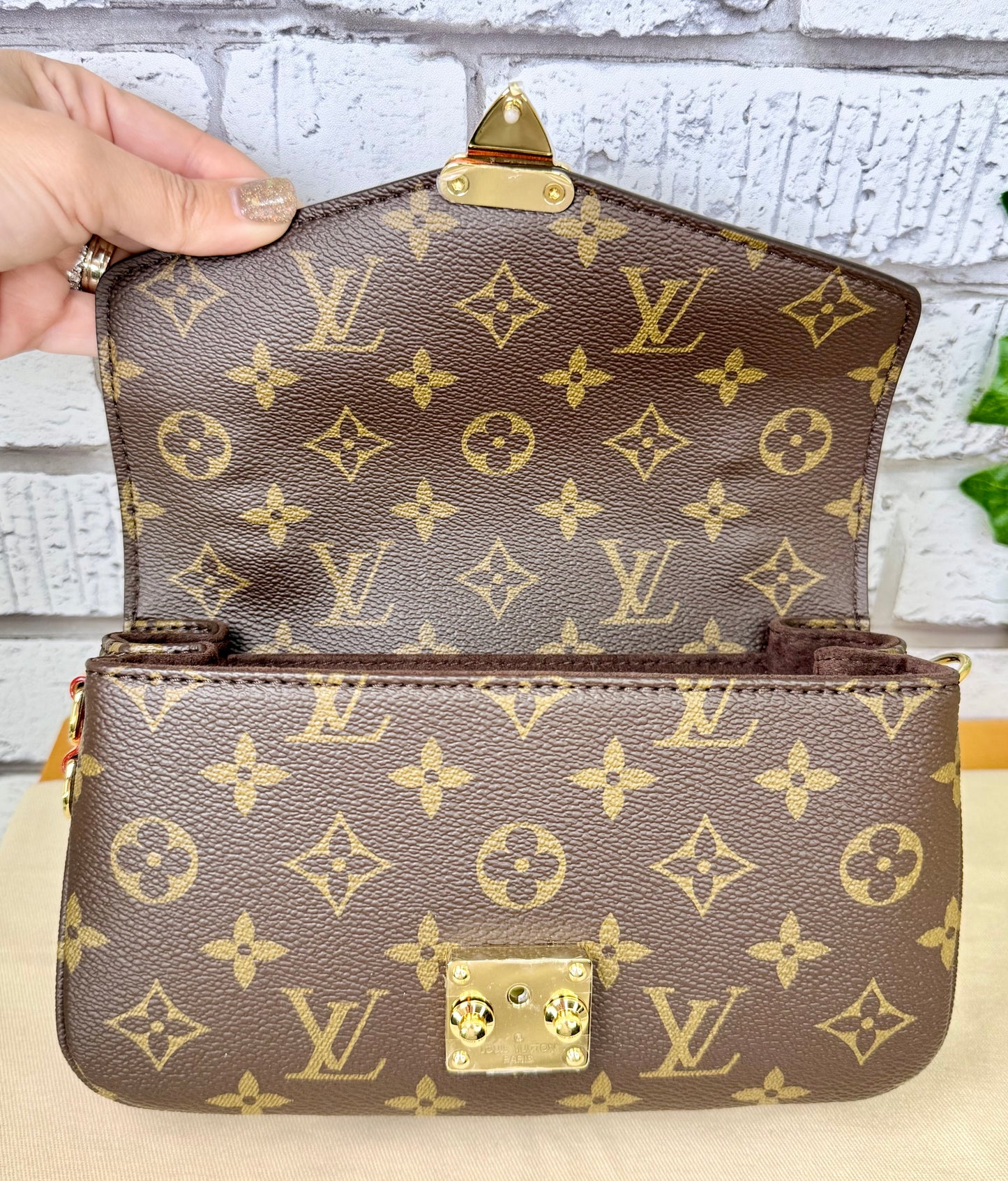 Louis Vuitton Metis East West (Monogram) - Pristine